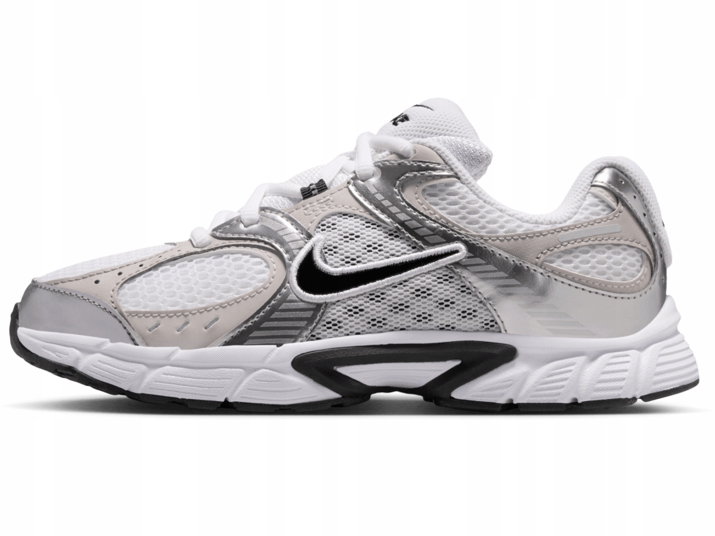 Sportovní boty Nike V5 Rnr HQ6411-100 bílé unisex tenisky 37,5