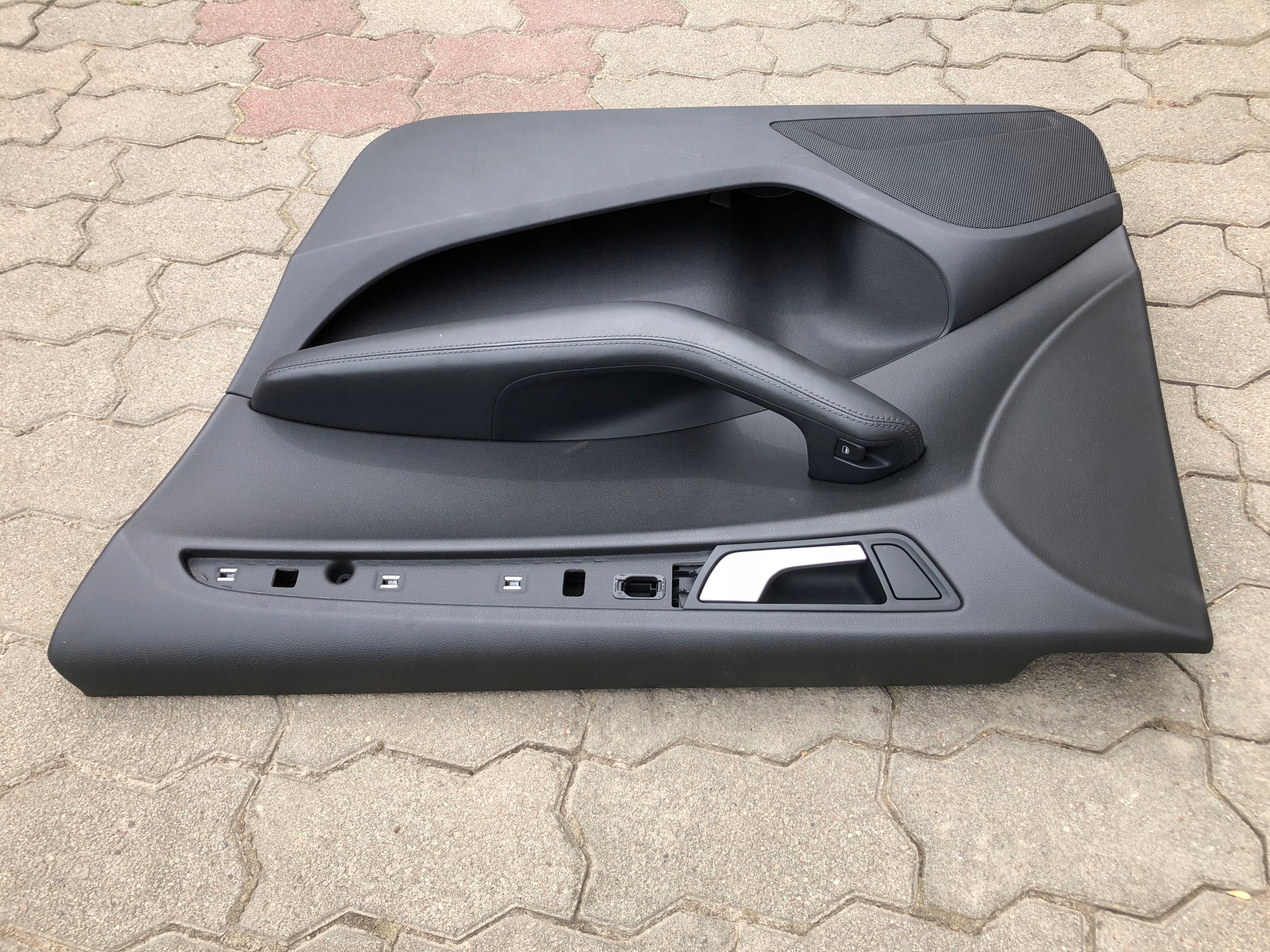 AUDI Q5 side upholstery right front leather 0162