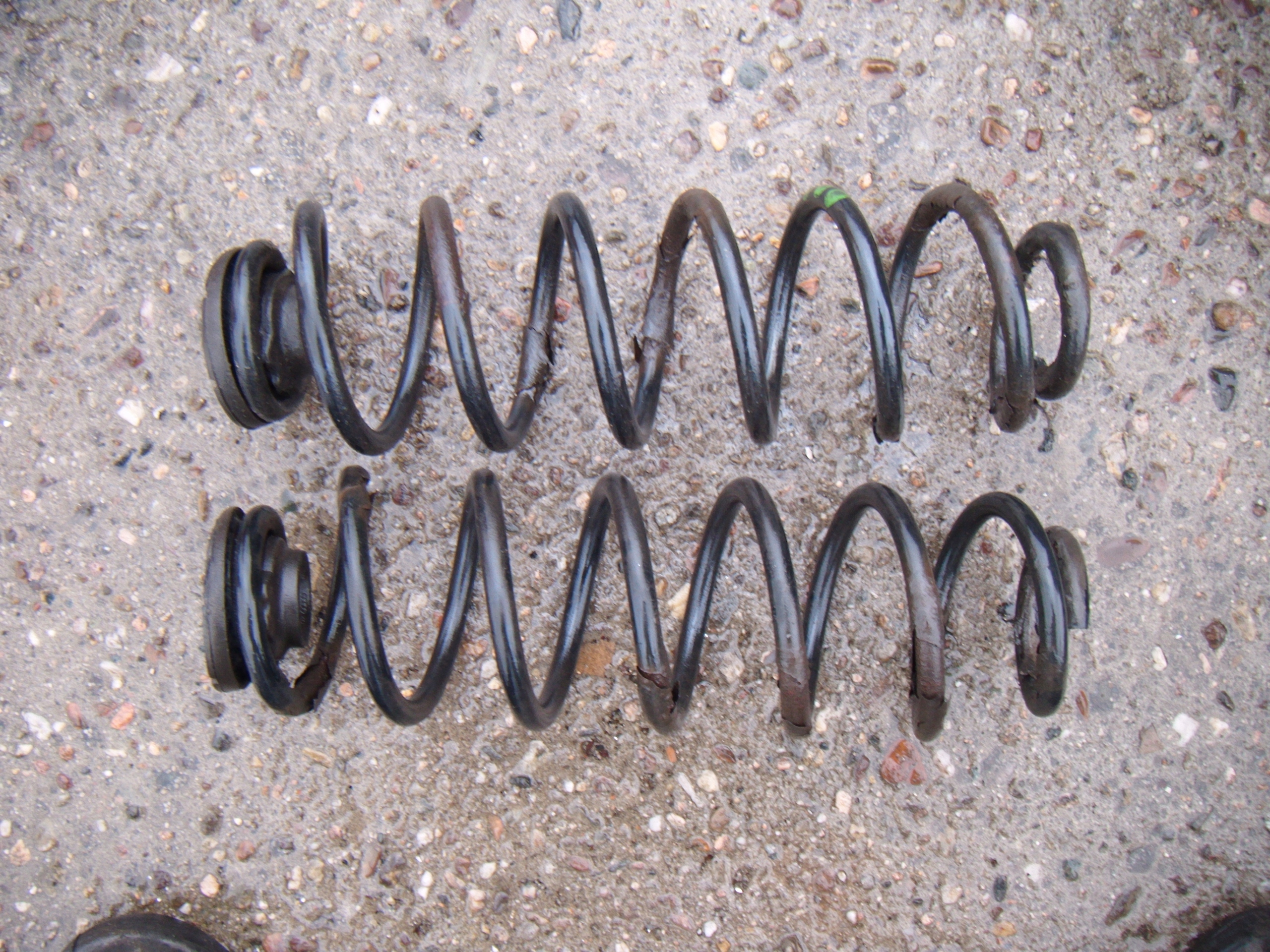 SKODA OCTAVIA I 1 FL 9910 KOMBI 1.9TDI SPRĘŻYNY TYŁ KOMPLET