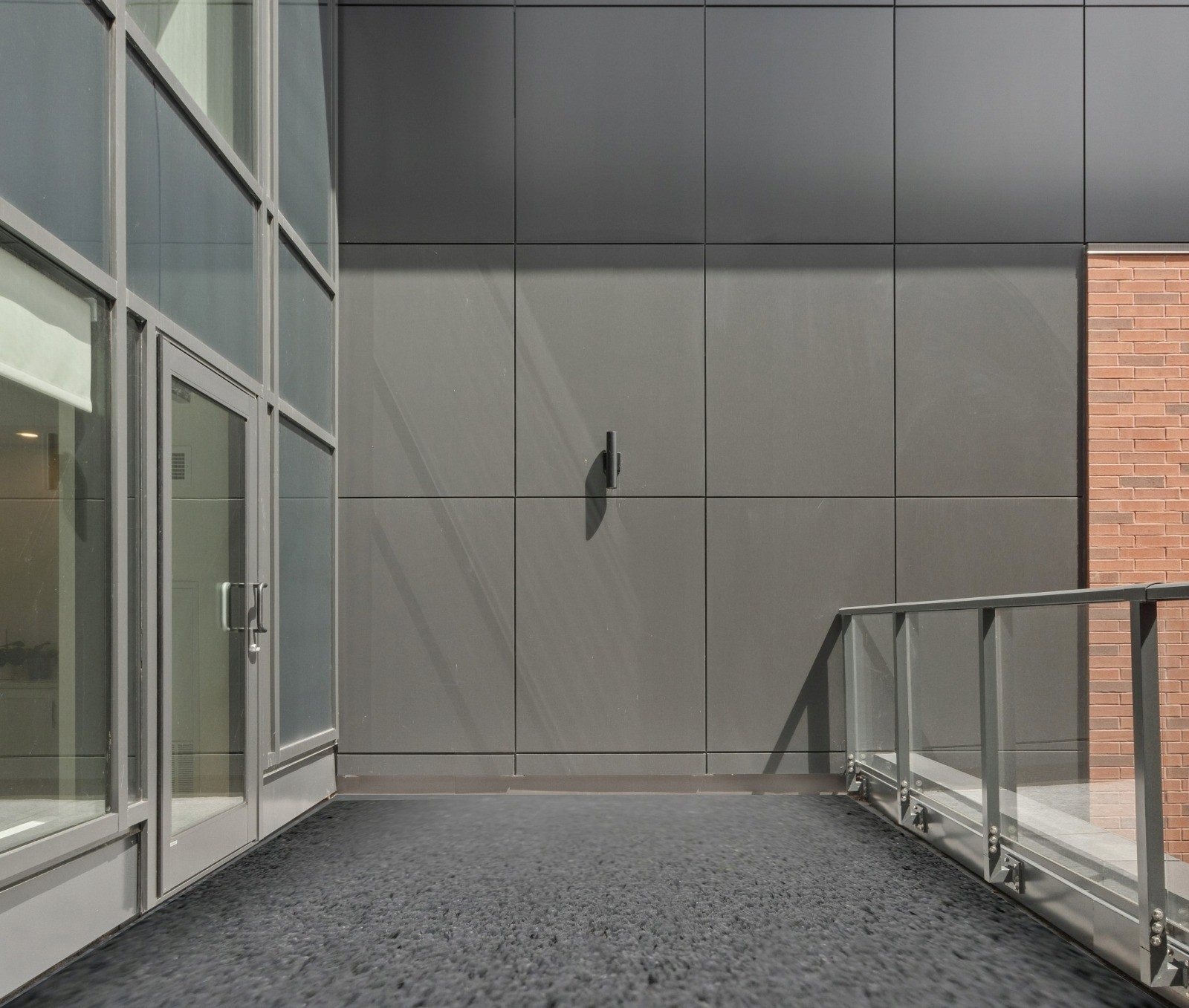 SZTUCZNA TRAWA SPRING SZARA 4m ATEST TRUDNOPALNOŚCI Grubość 6 mm