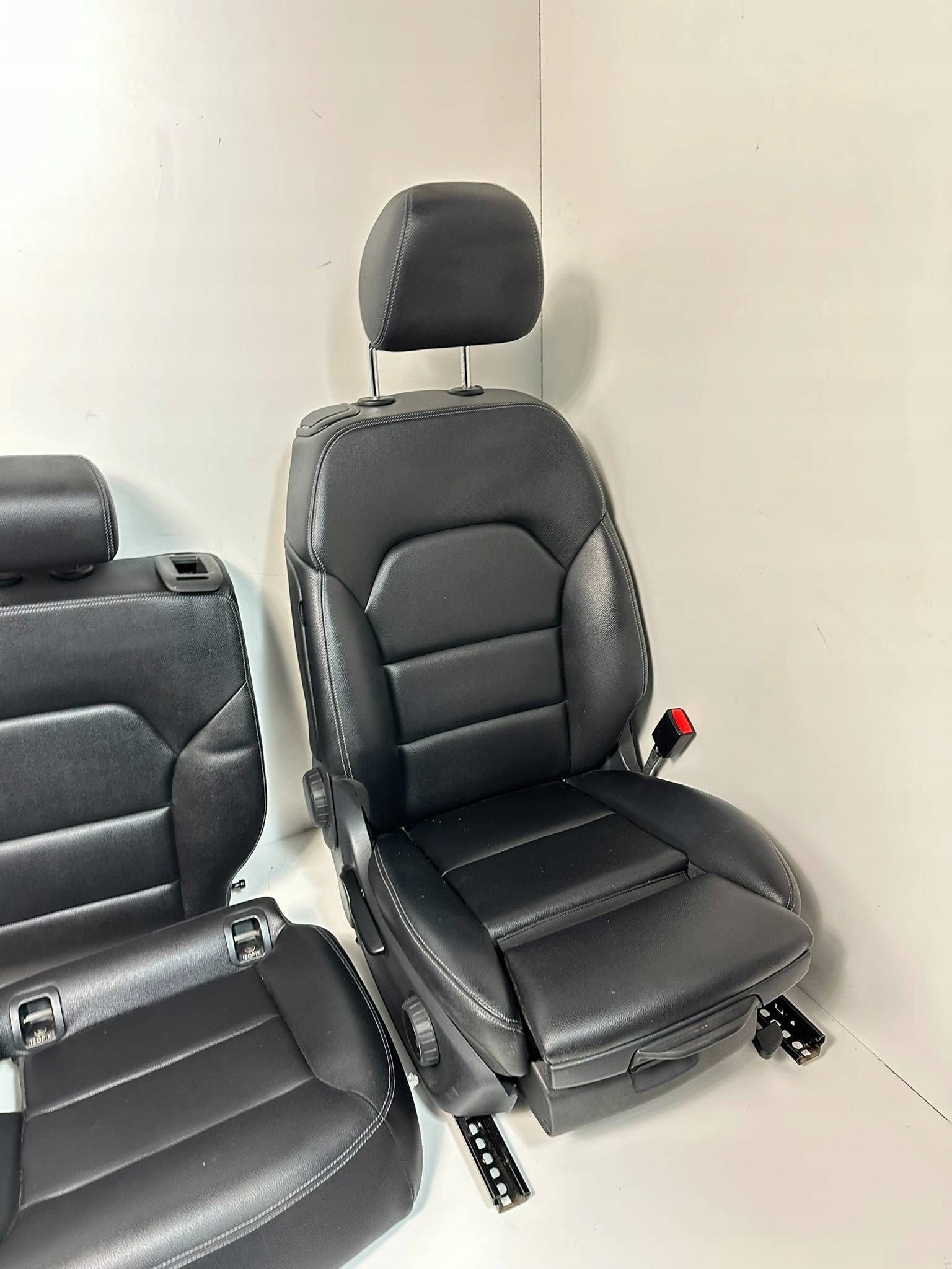 Mercedes-Benz GLA W156 2017 Sitze / Sitz / Komplet