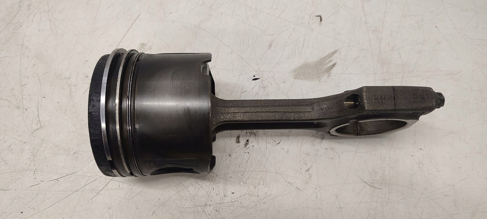 piston connecting rod BMW M47 TU2 2,0D