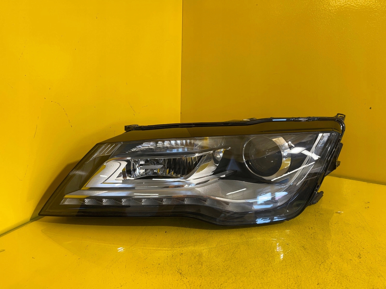 light left Audi A7 4G8 10-14 BI XENON 4G8941005C
