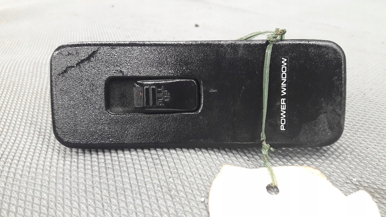 B45766370 Przelacznik podnozenia szyby Mazda 323F