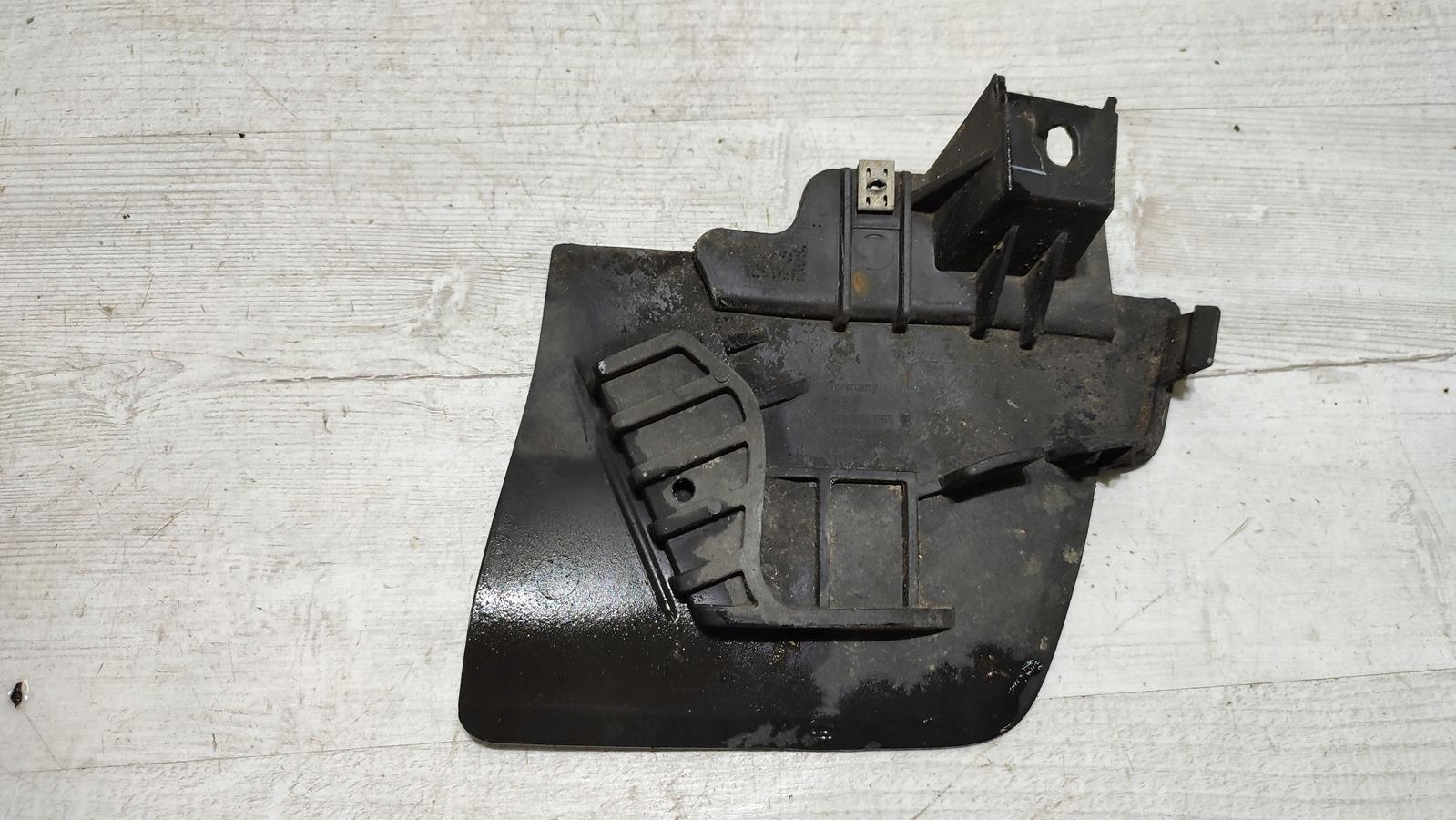 mudguard flap left rear part VW Tiguan Lift 5N0