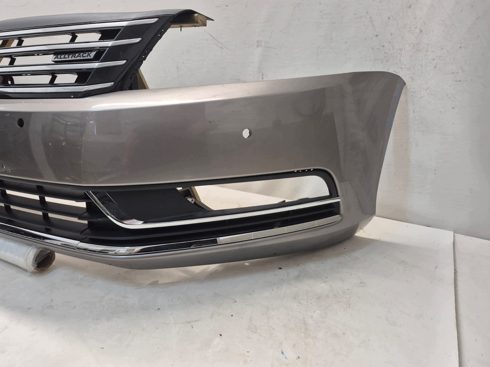 VW PASSAT B7 10-14 bumper front front 4XPDC 3AA807221