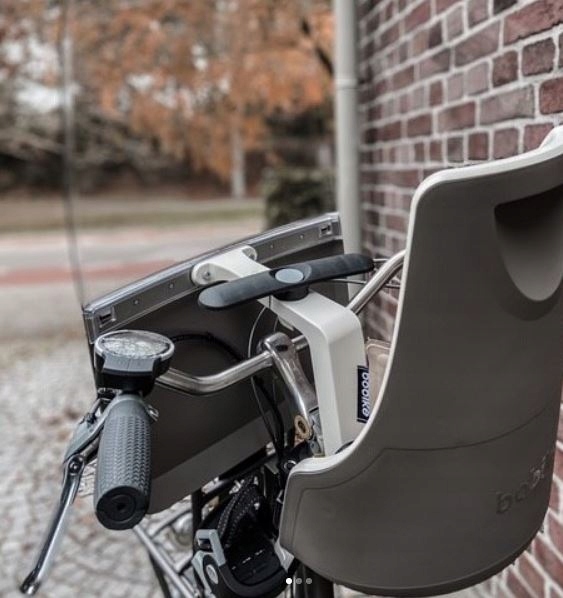 FOTELIK ROWEROWY EXCLUSIVE MINI PLUS GREY + SZYBA Szerokość produktu 29 cm