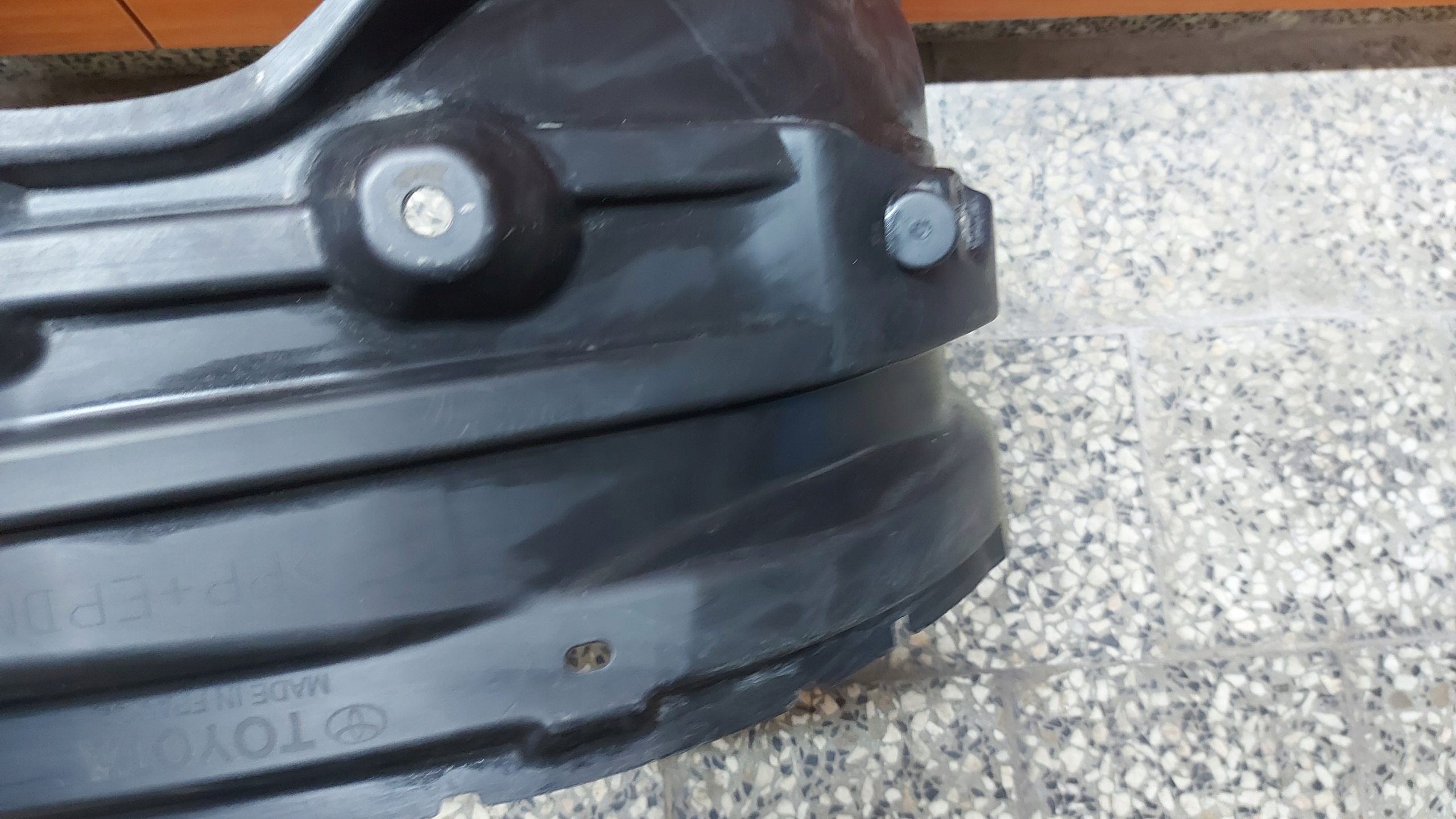 mudguard left front TOYOTA YARIS CROSS 21