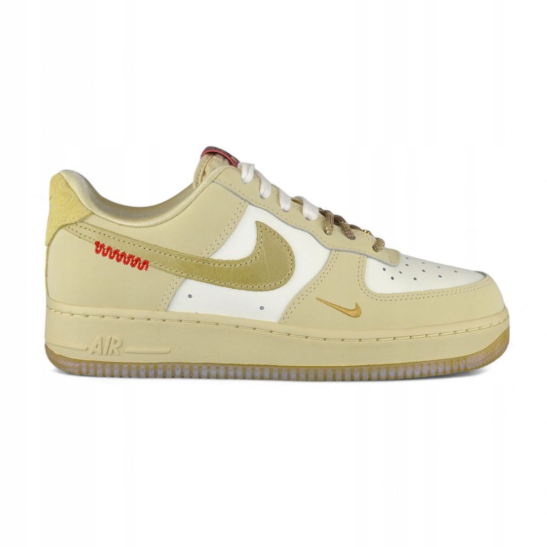 Nike Air Force 1 '07 LX HV5990-172 Velikost 36,5 (23 cm)
