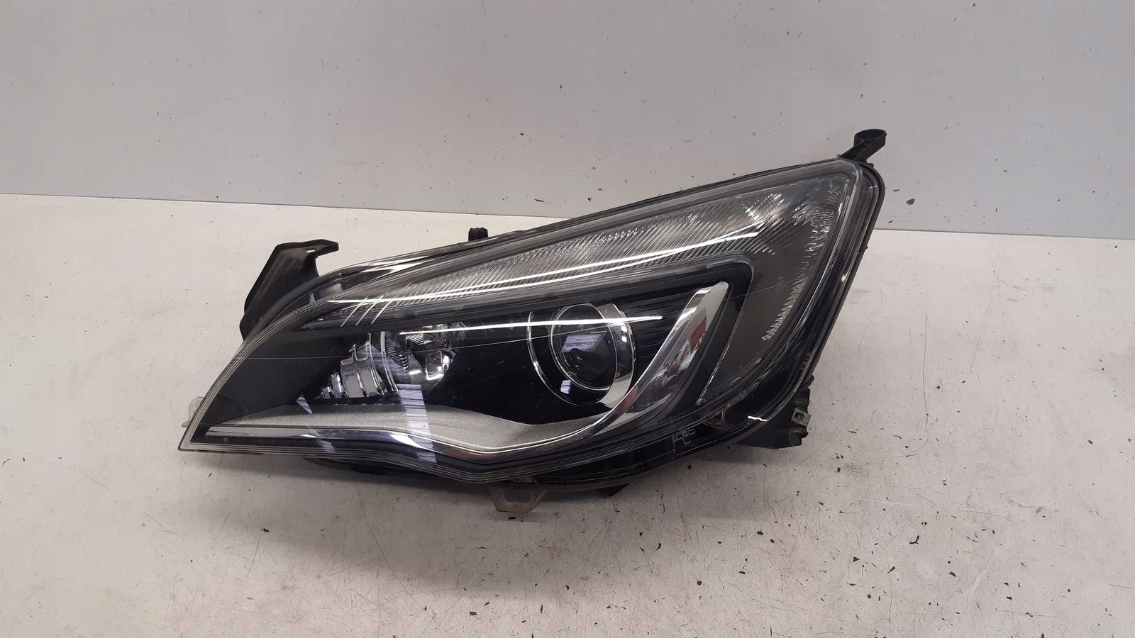 light front front left bixenon Opel Astra J kombi 1,4T