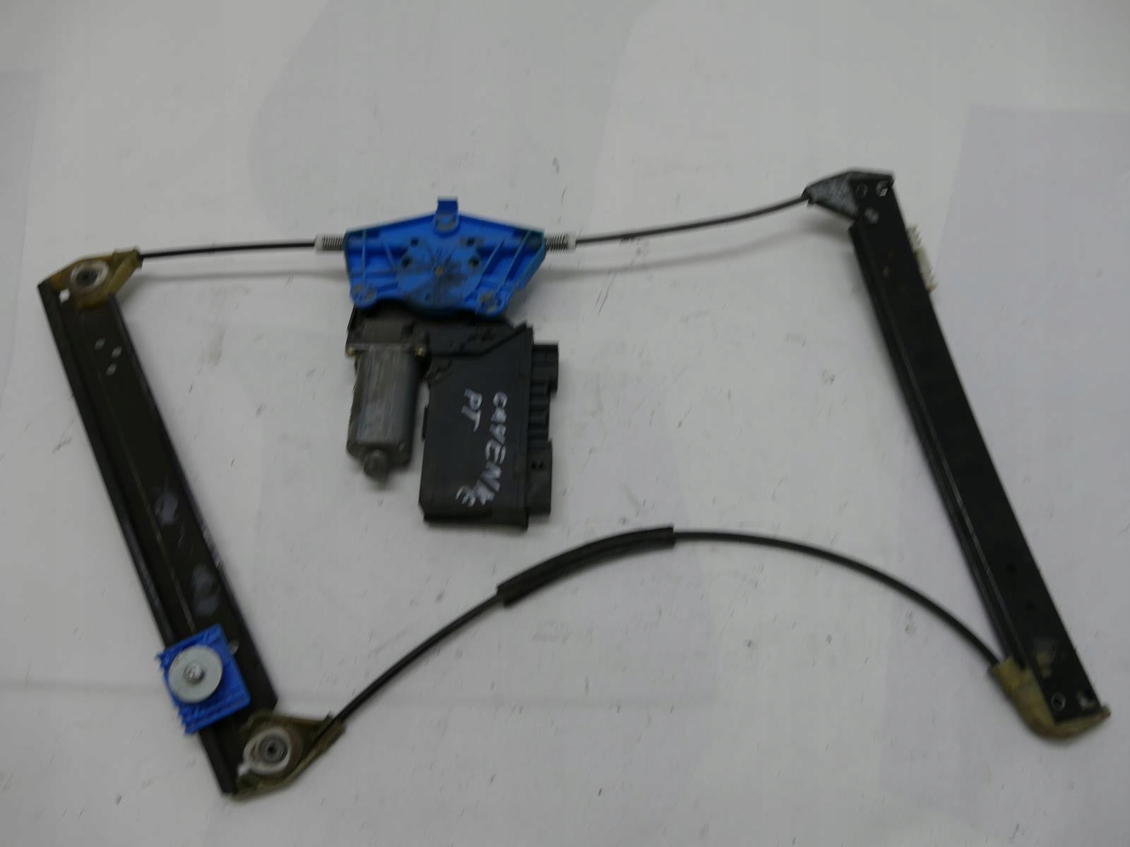 PORSCHE CAYENNE window regulator right rear part TOUAREG