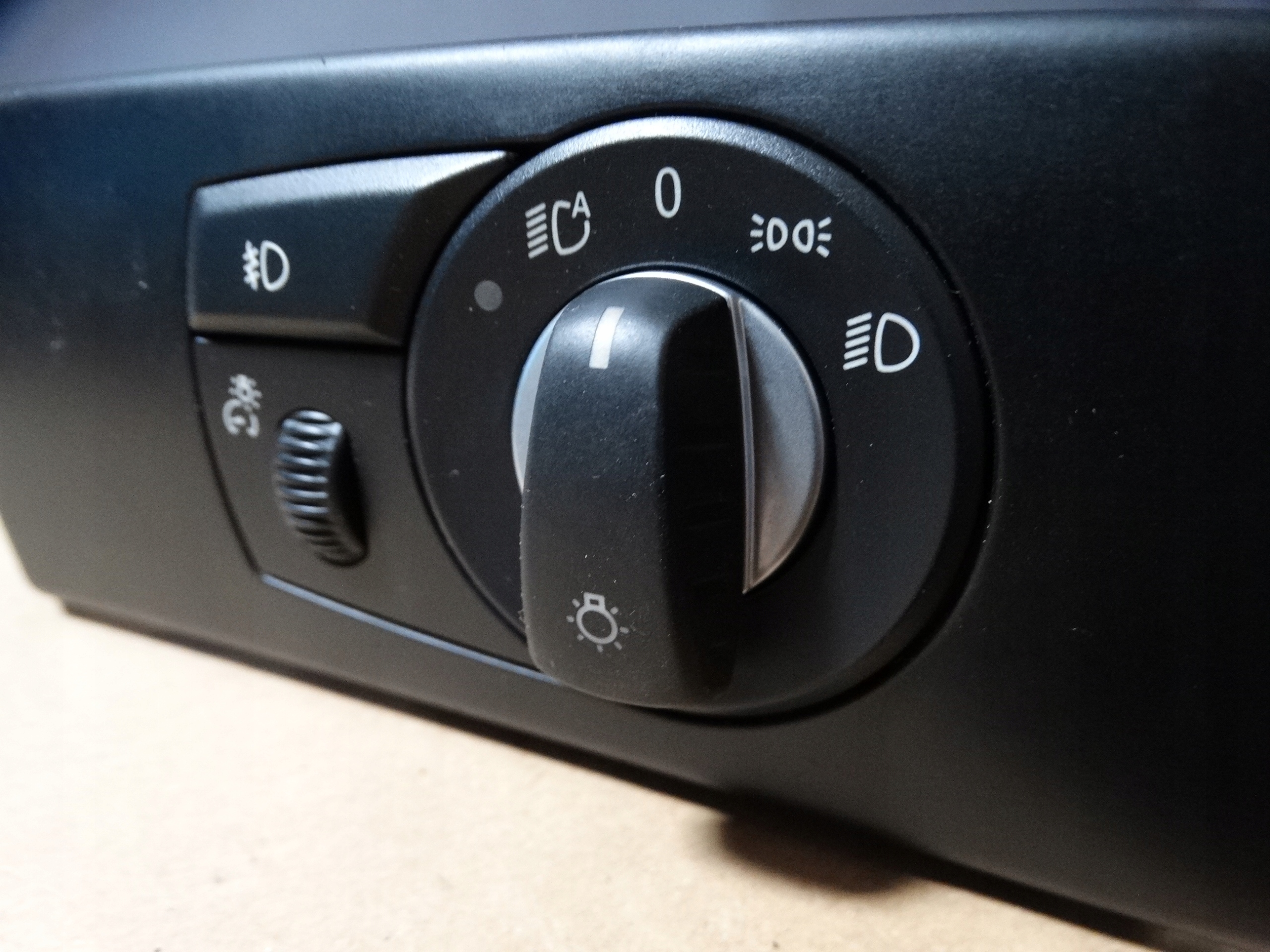 IDEALNY switch of the lights BMW E60 E61 1