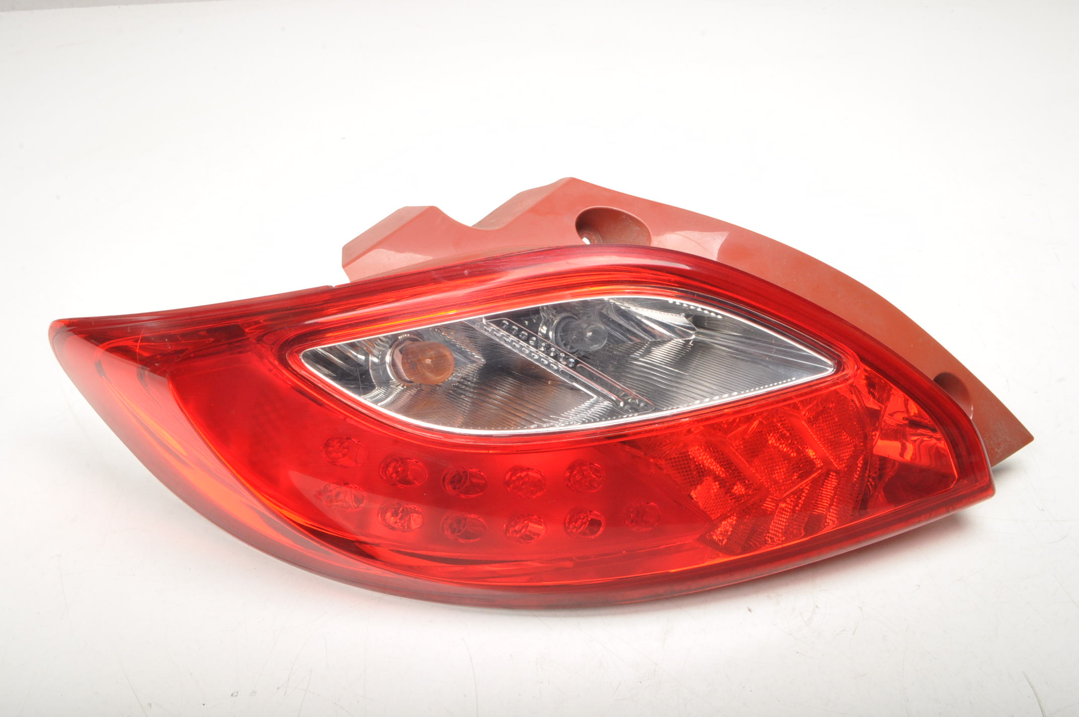 mazda 2 DE фонарь левый задний D651-51160