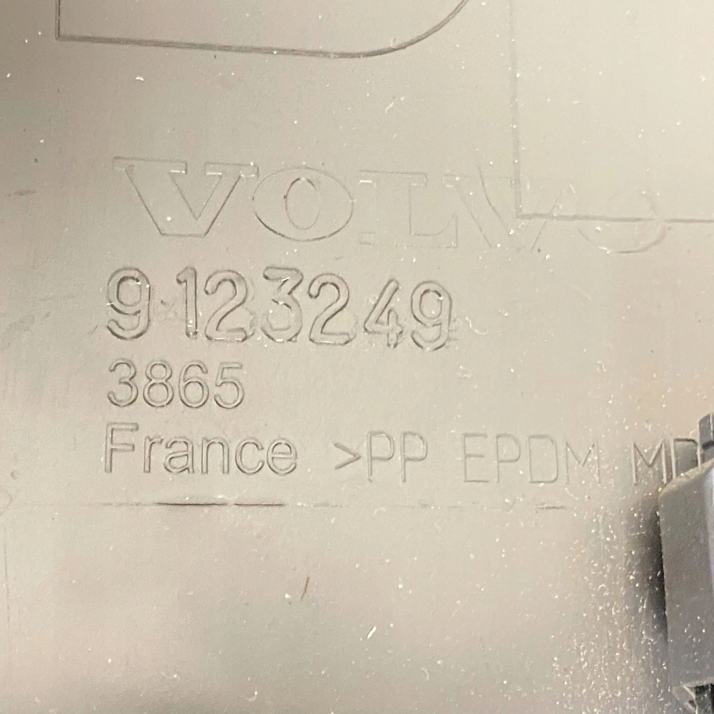 бардачок комплектный volvo C30 9123249