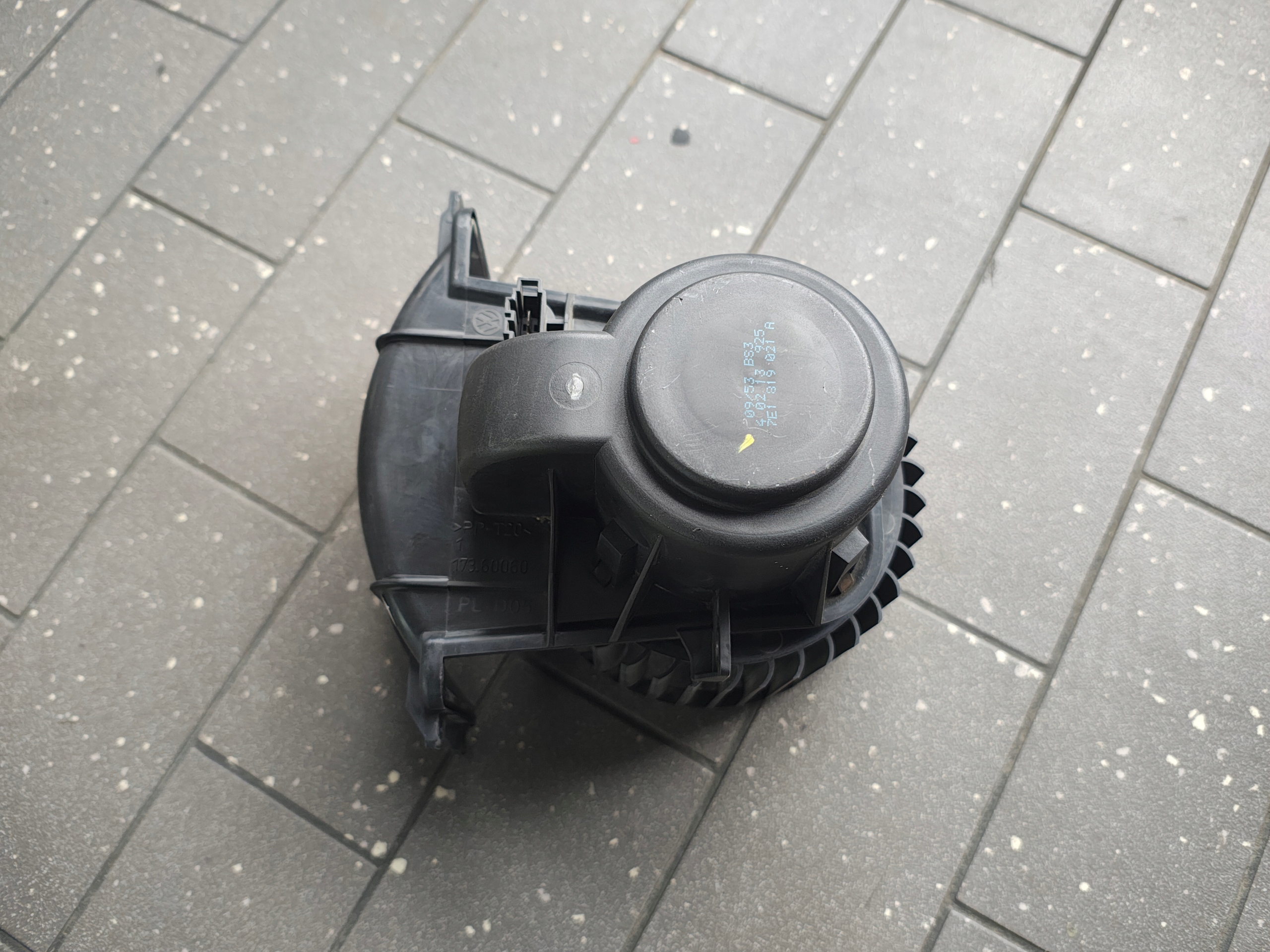 volkswagen oe 7E1819021A отопитель салона