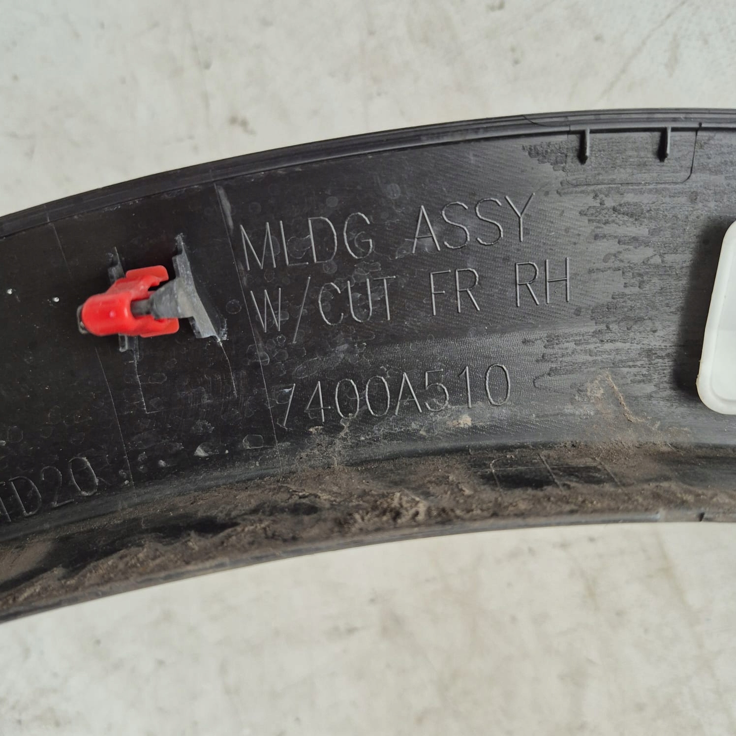 MITSUBISHI ECLIPSE CROSS 18-> moulding cap right front
