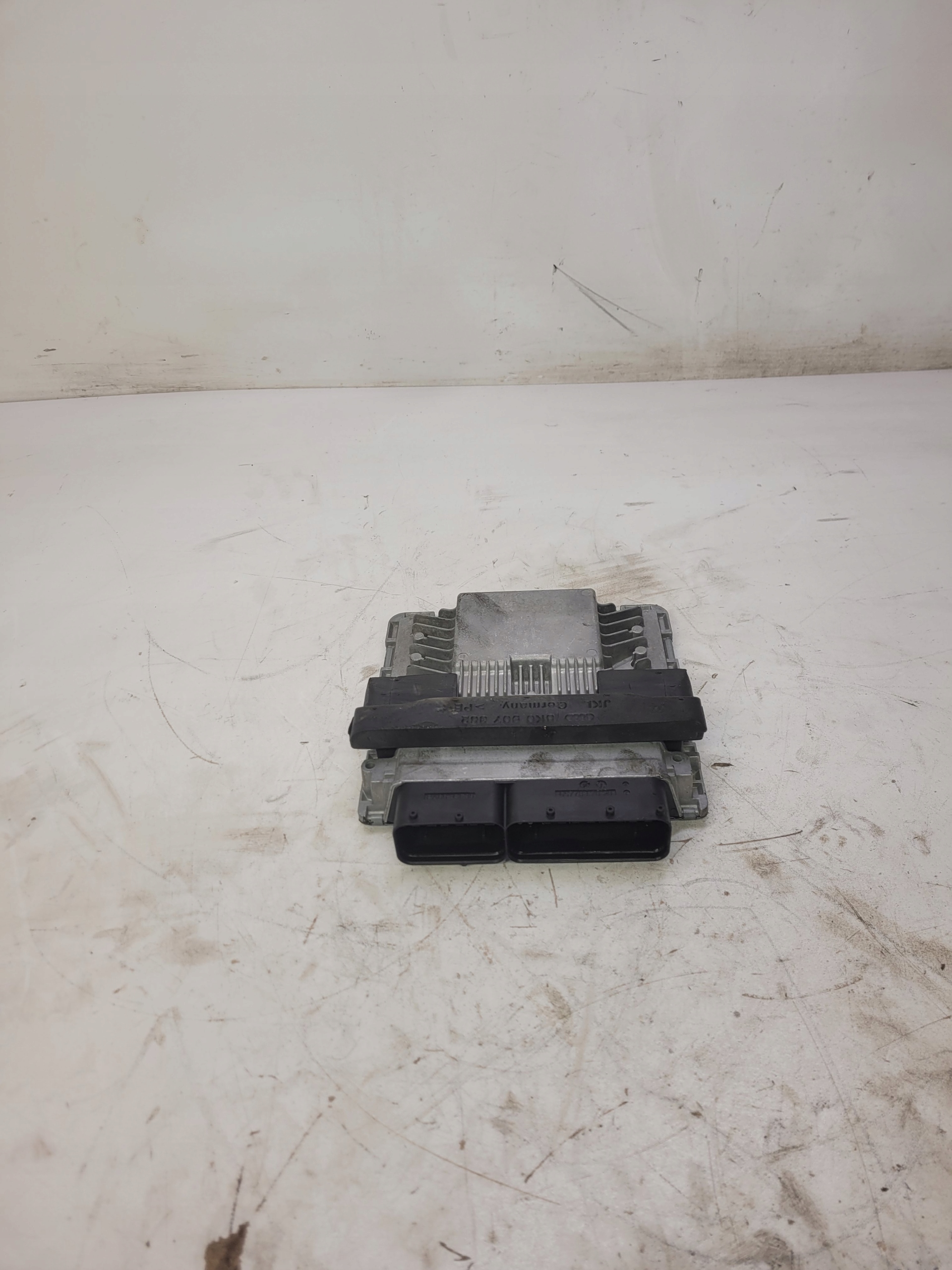 control unit of the engine AUDI A4 A5 A6 3.0 T 8K5907551B