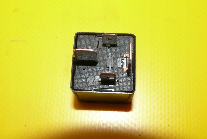 Relè 100 VW BORA e 2.3 AGZ 7M0951253A