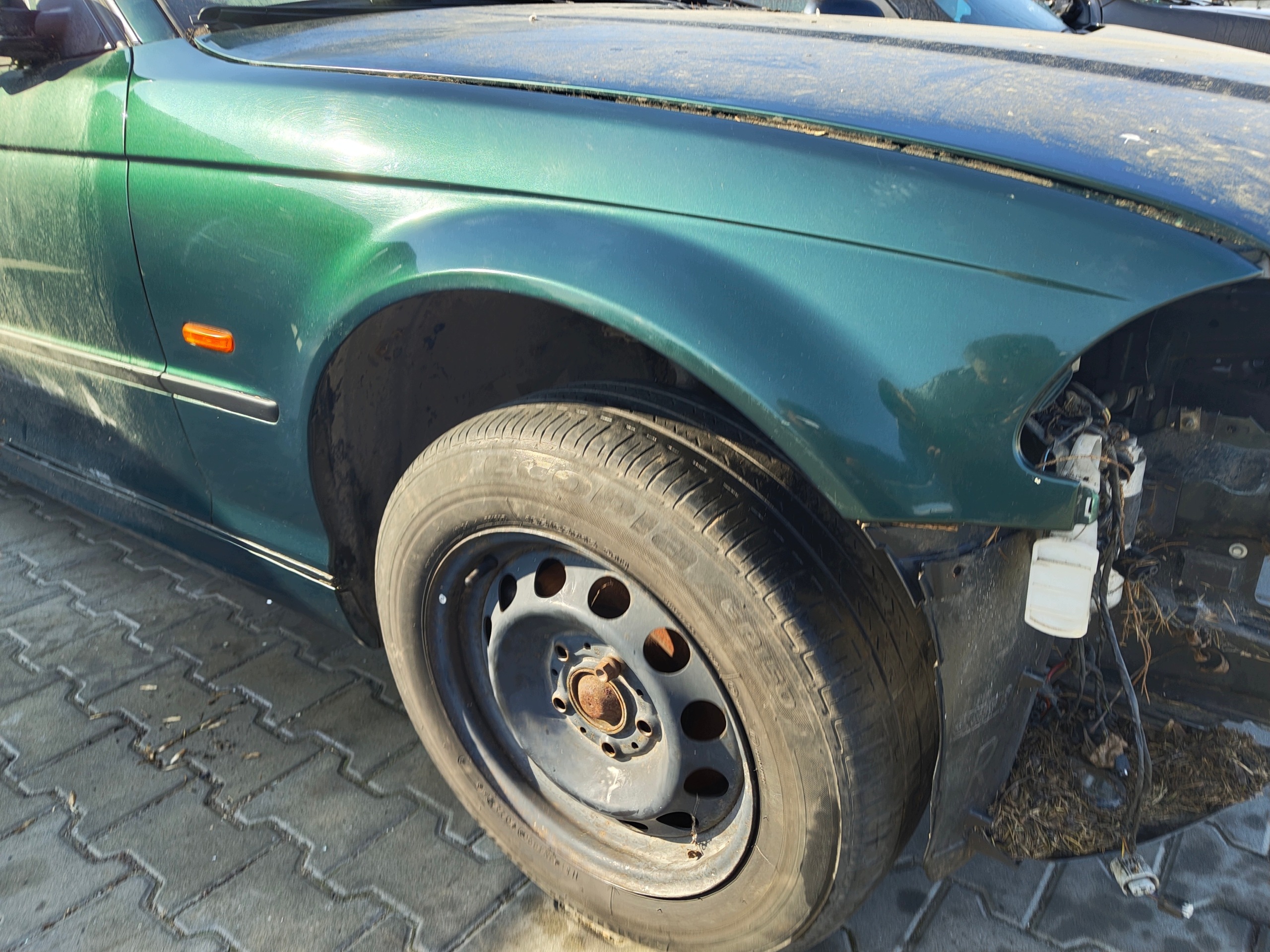 BMW 3 E46 pre facelift fender right front front 386