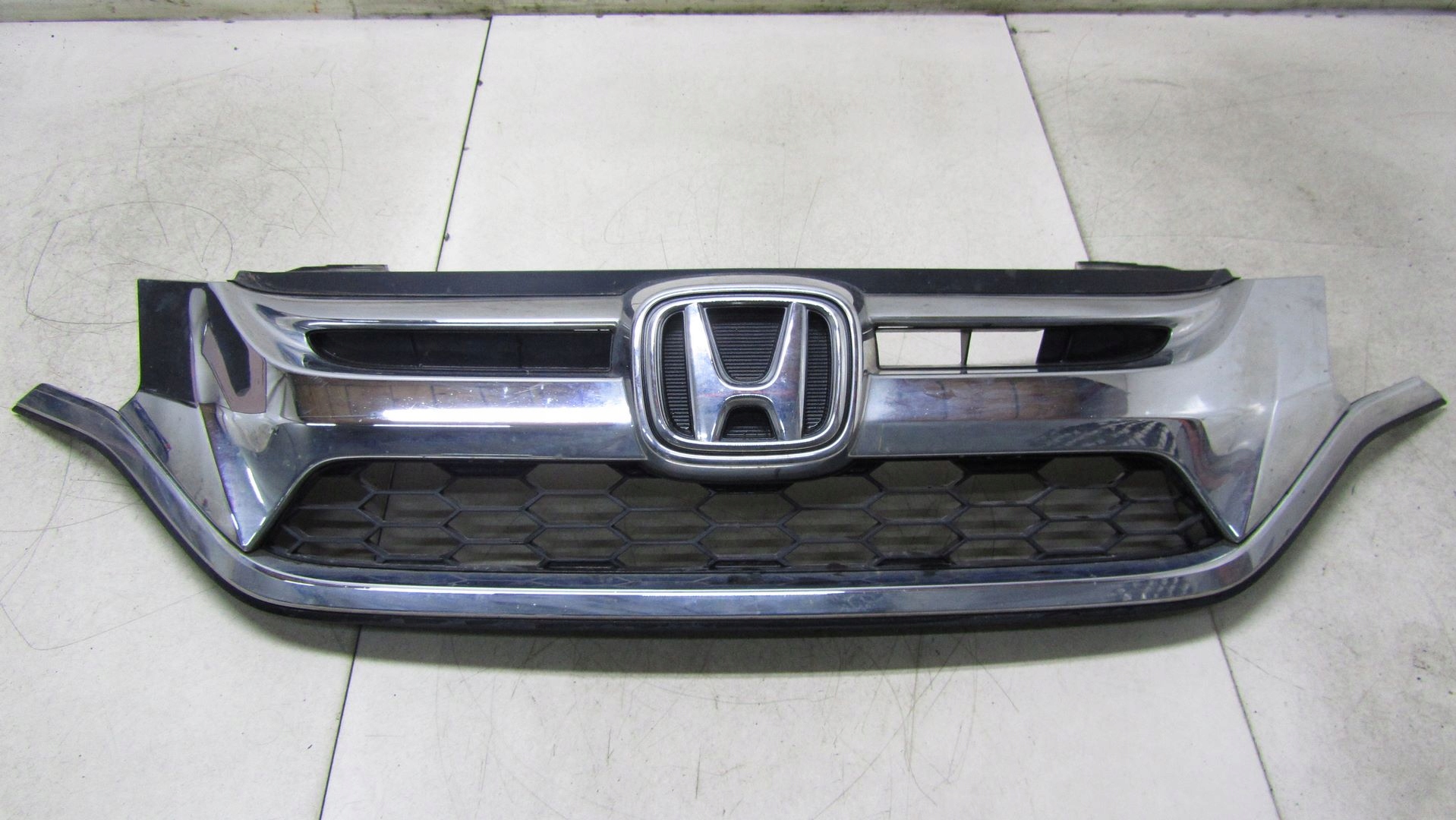 HONDA CR-V IV LIFT GRILL ATRAPA CHŁODNICY 14-16 11 Numer katalogowy części 176/011