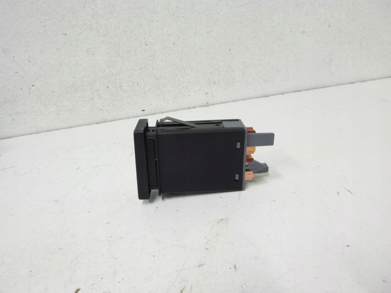 light switch of warning lights VW Passat B5 Lift