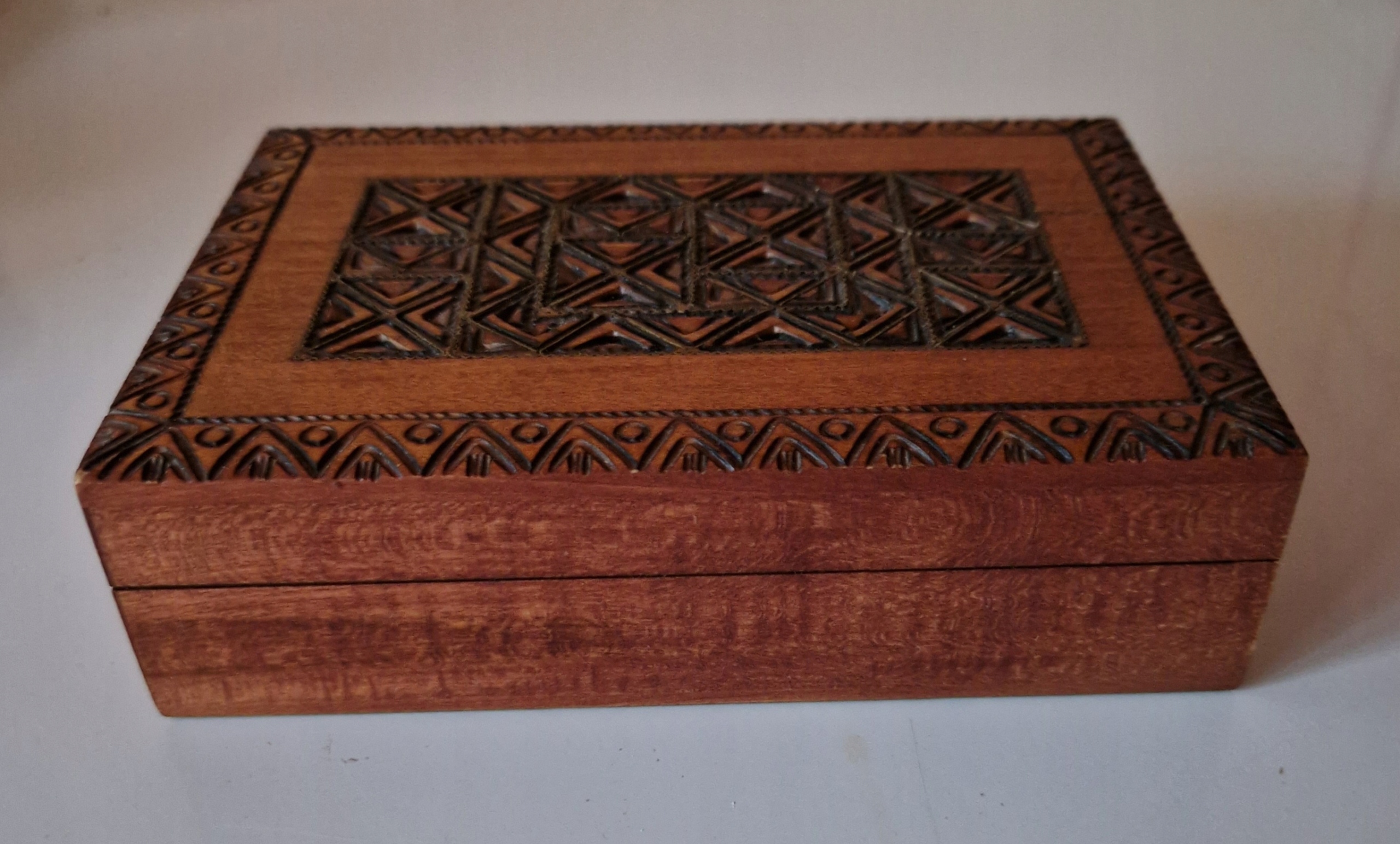 DREWNIANA SZKATUŁKA NA DROBIAZGI