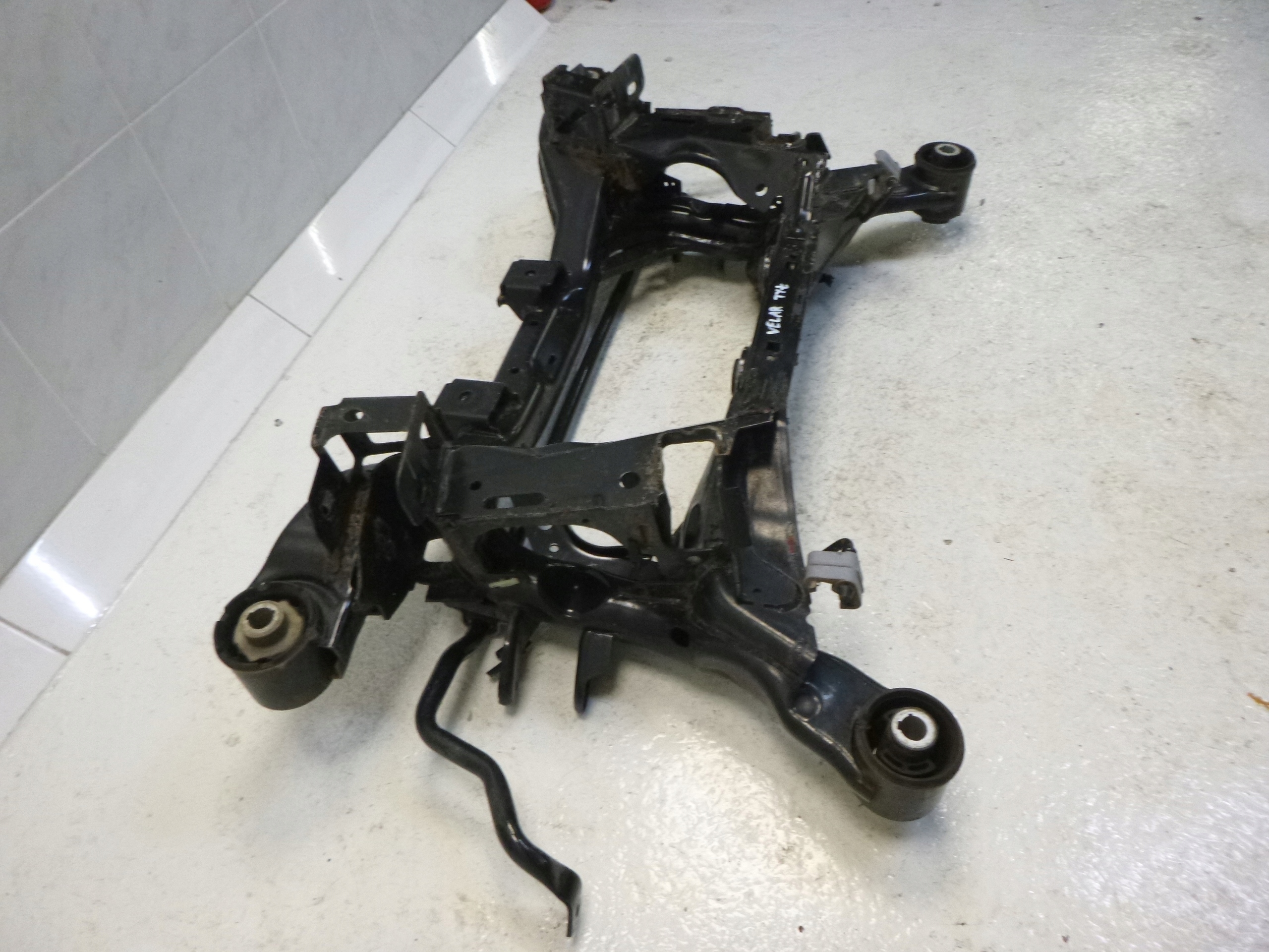 RANGE ROVER VELAR L560 axle beam rear part subframe sususpension