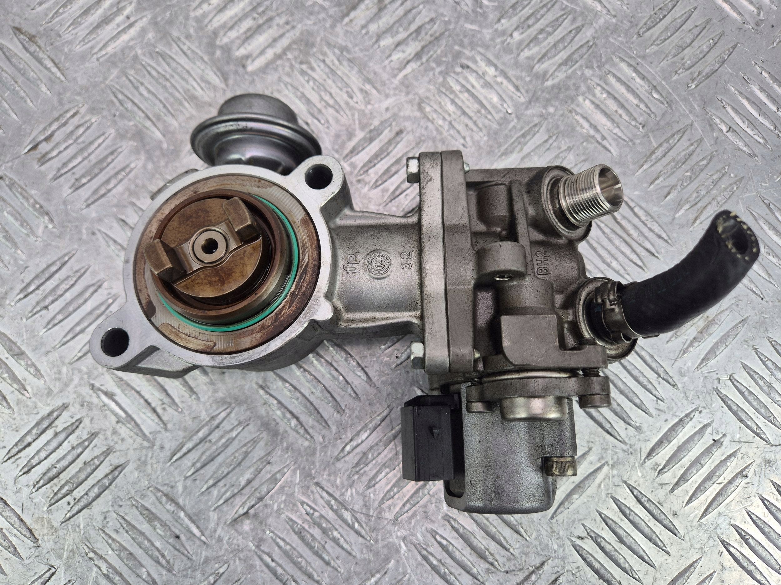 Mercedes E200 CGI W212 injection pump A2710703501 M271.860