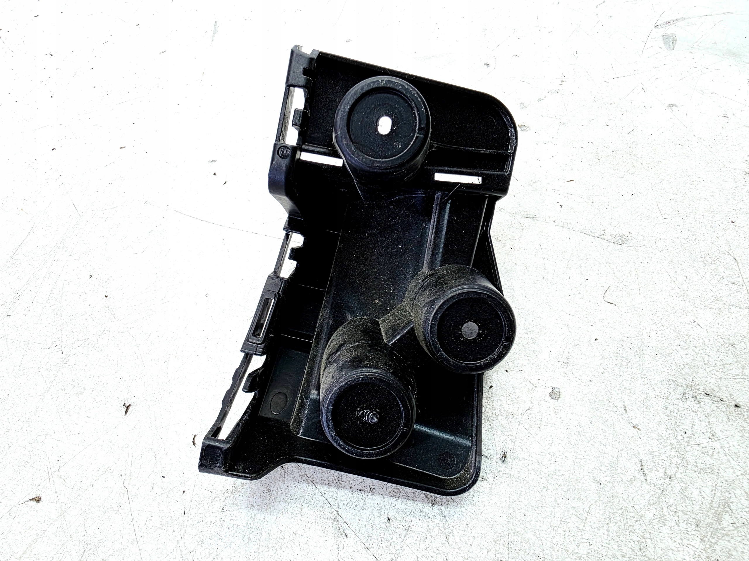 Support Support plaque Pare choc Droite Arrière AUDI Q4 E-TRON 89E807394