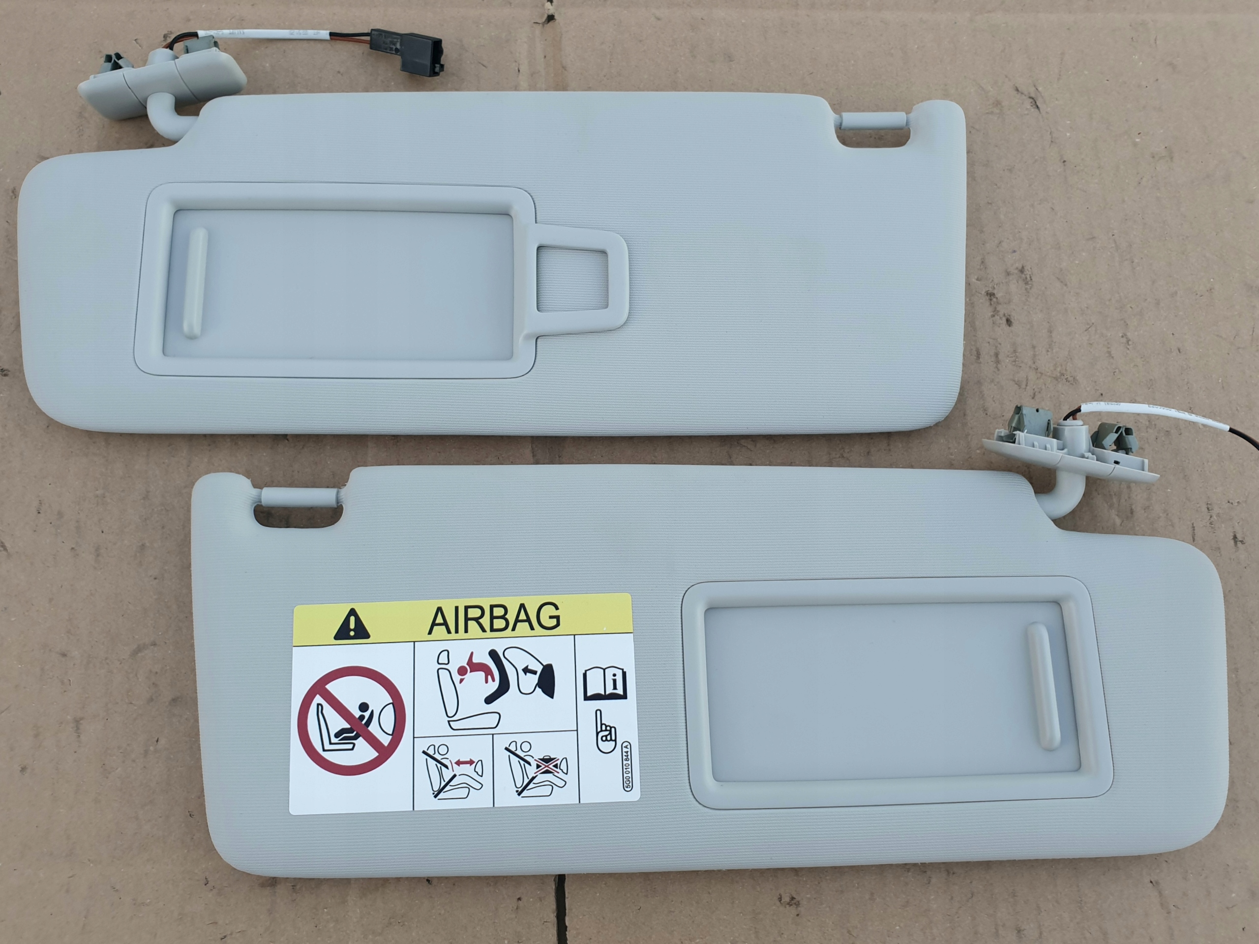 5G0857551 5G0857552 - СОЛНЦЕЗАЩИТНЫЙ КОЗЫРЕК VW GOLF VII 7