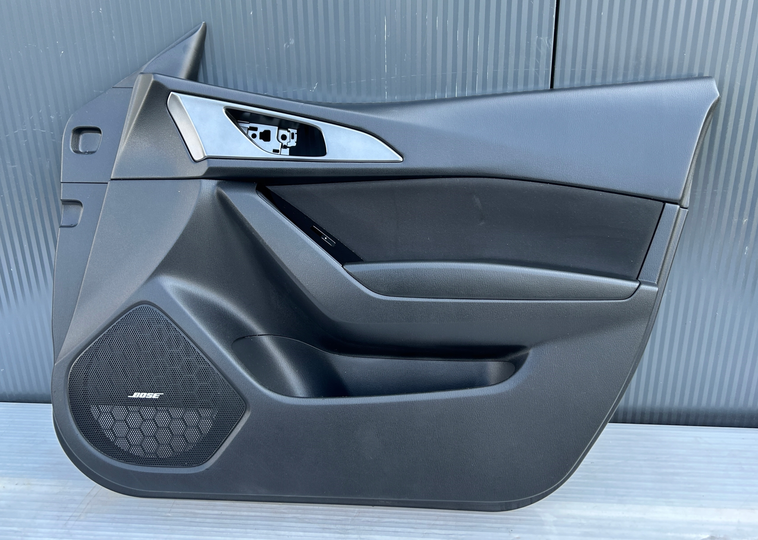 side door right front MAZDA 3 BM LIFT BN HB 16- BOSE