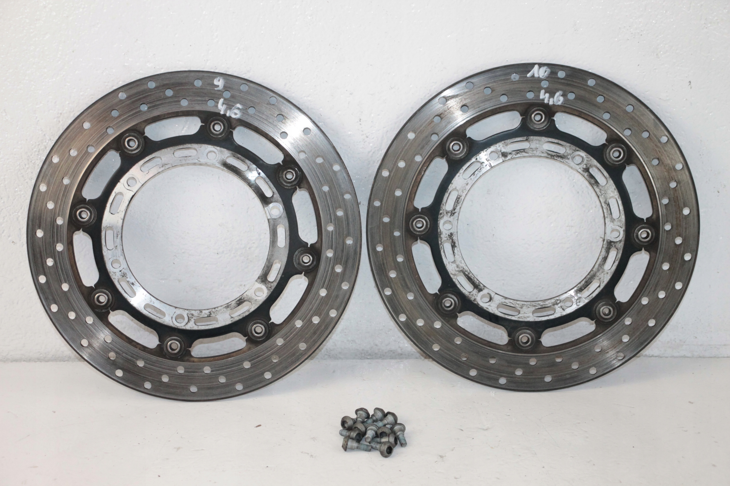 YAMAHA R1 RN09 02-03 TARCZE HAMULCOWE PRZÓD 4,6mm