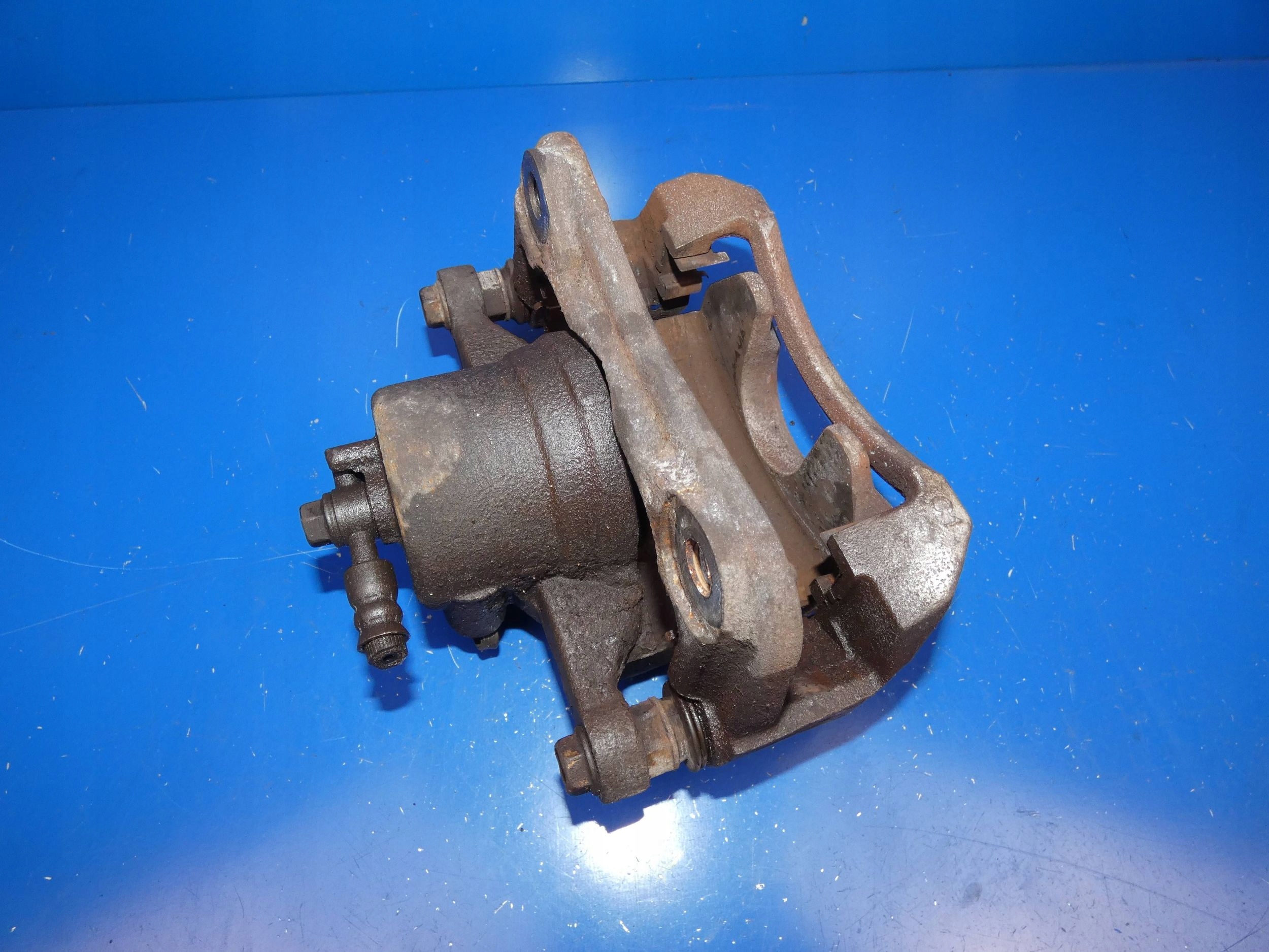 HYUNDAI I30 II caliper brake left front front