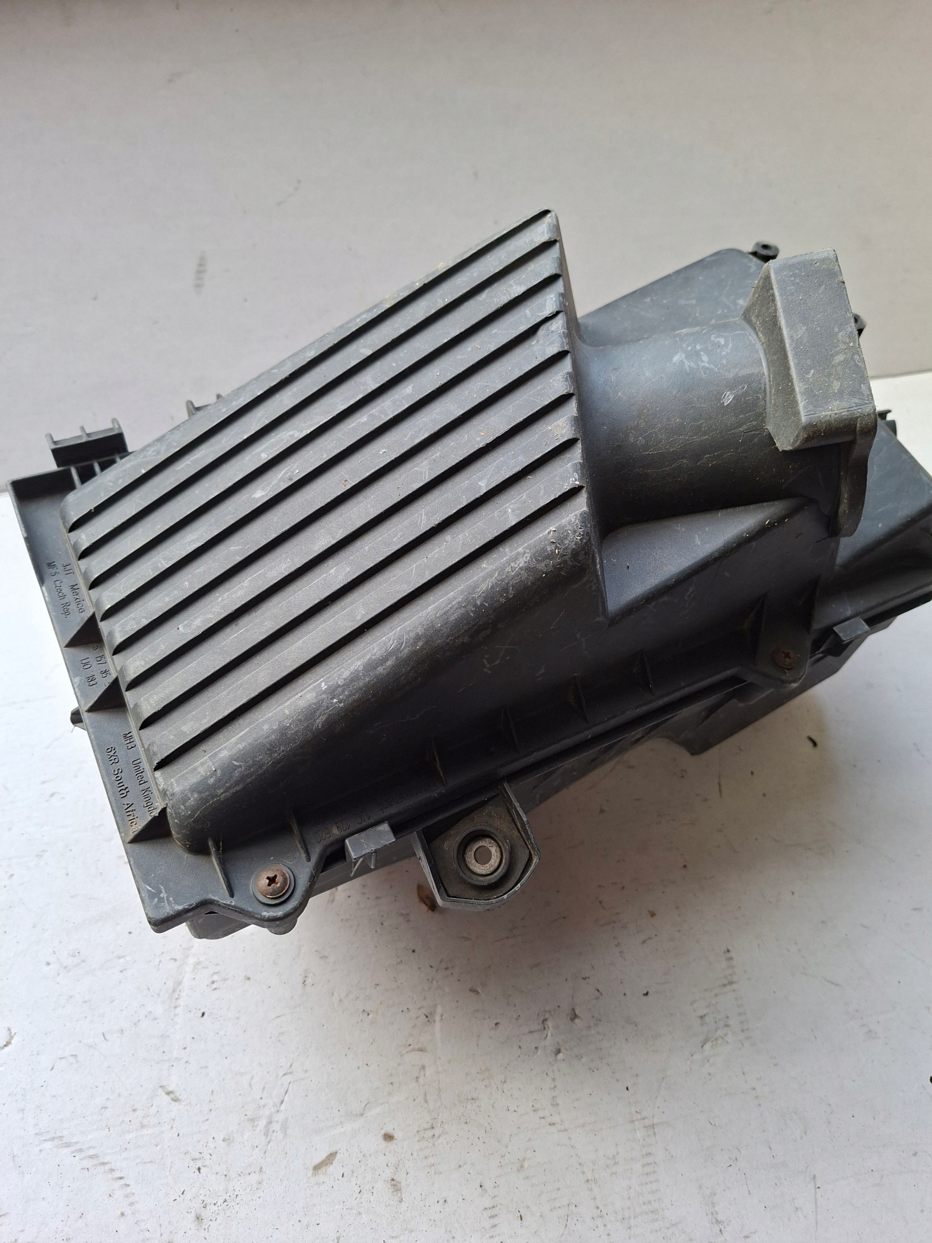 Gehäuse filter luft VW NEW BEETLE 1.6 4615785933
