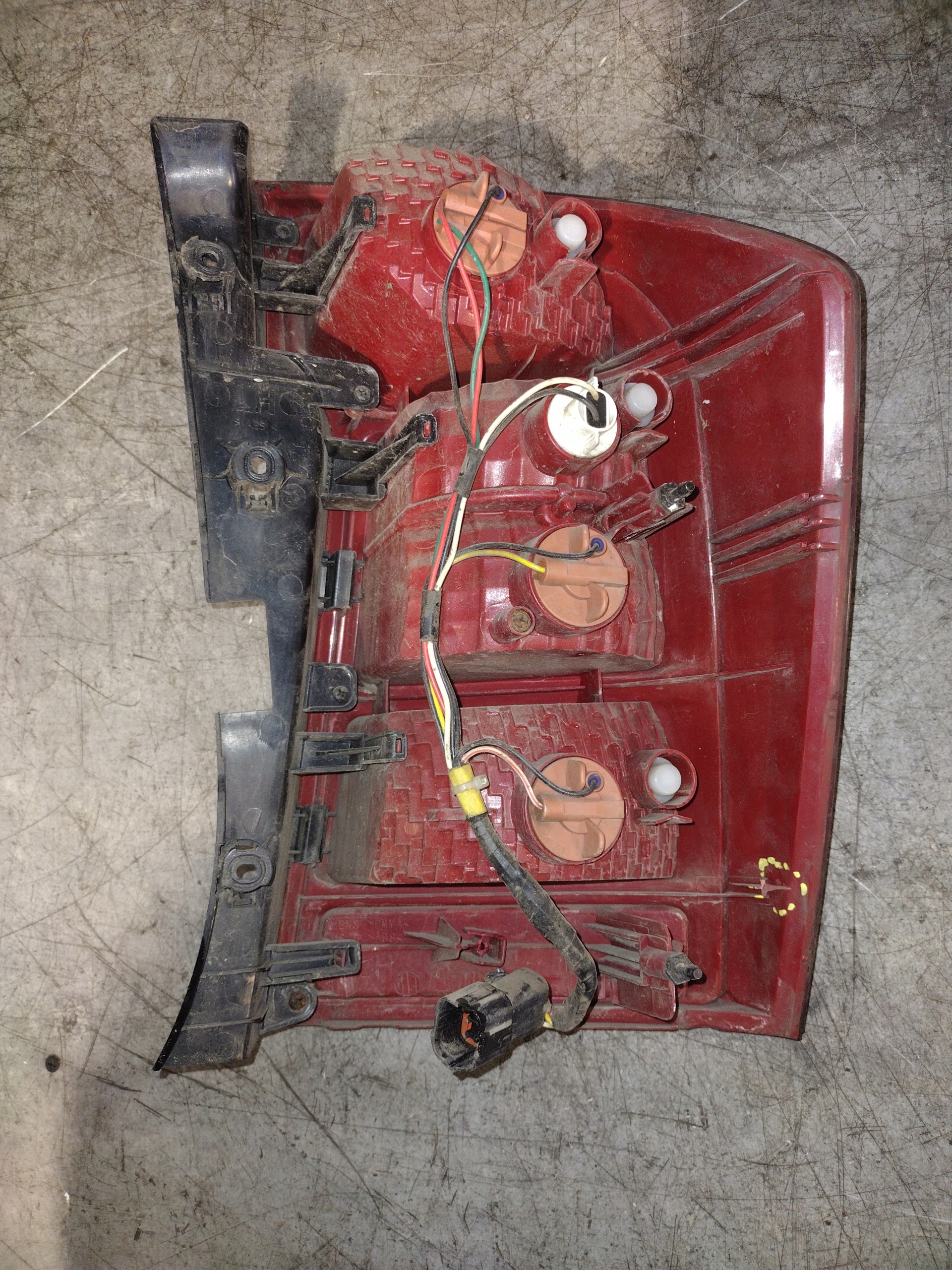 фонарь левый kia CARENS III