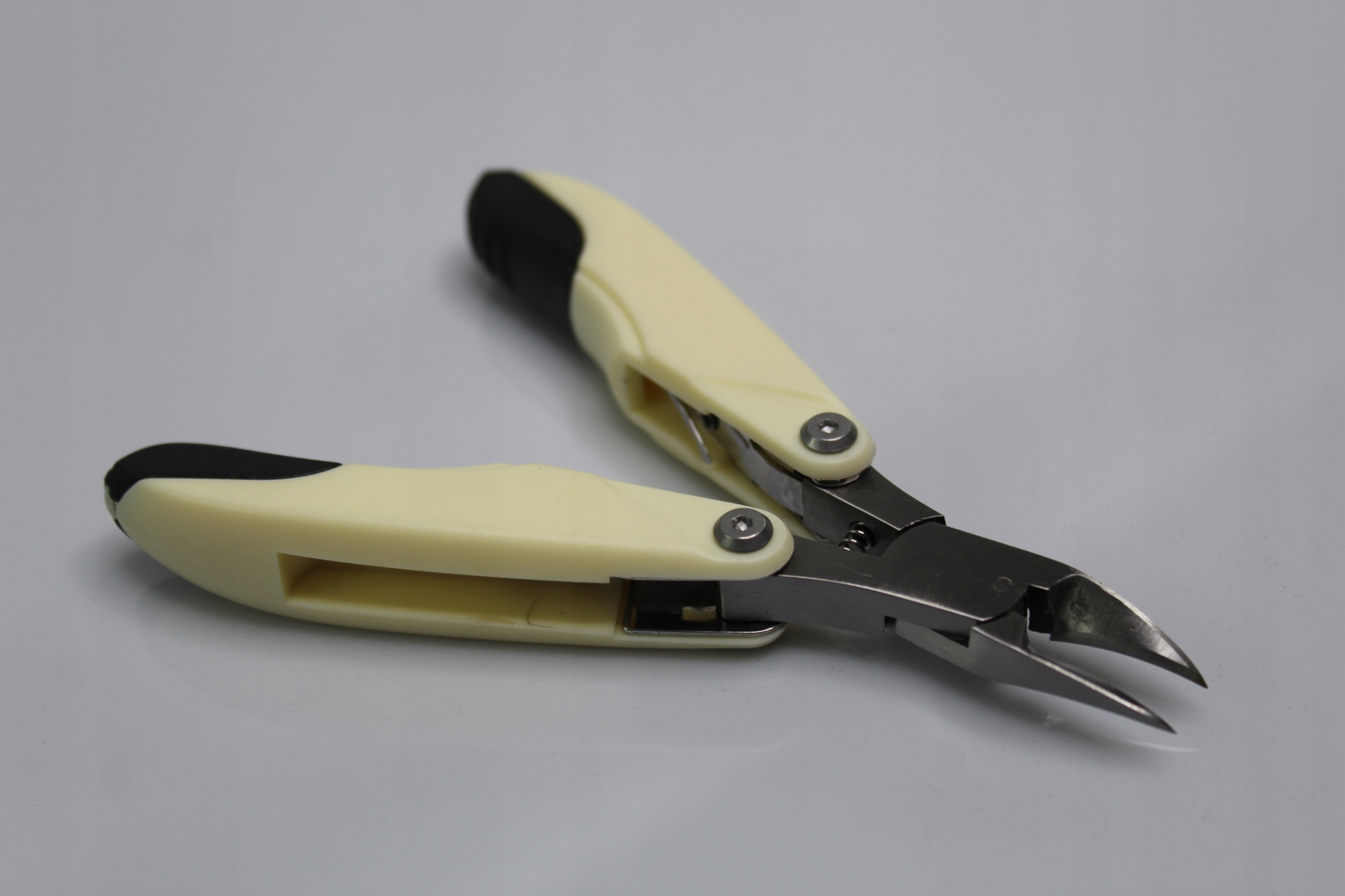 CĘGI DO PAZNOKCI-SKŁADANE- BIAŁE Rodzaj inny