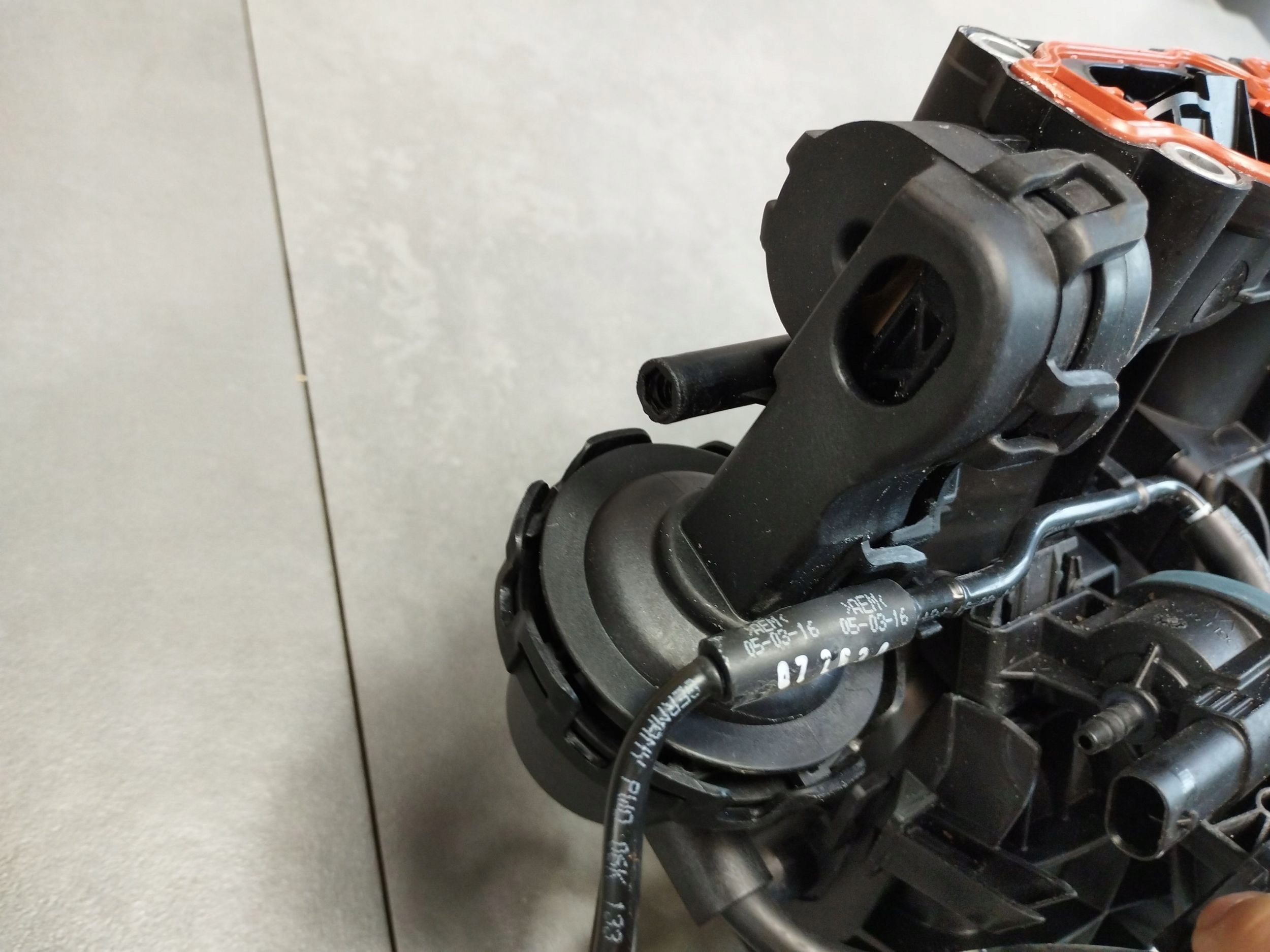 Audi A4 S4 B9 2017 2.0 TFSI intake manifold 06L133201CM