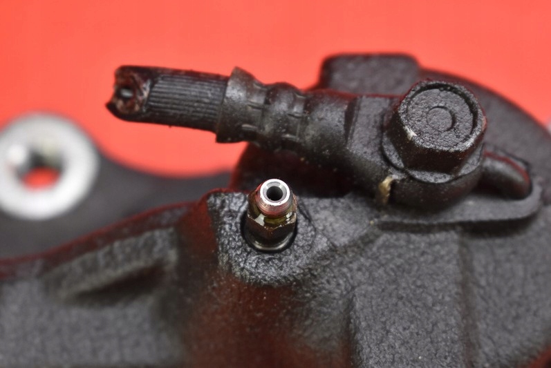 caliper brake right front TOYOTA COROLLA E21 1.5 VVT-and 125 KM 19-21