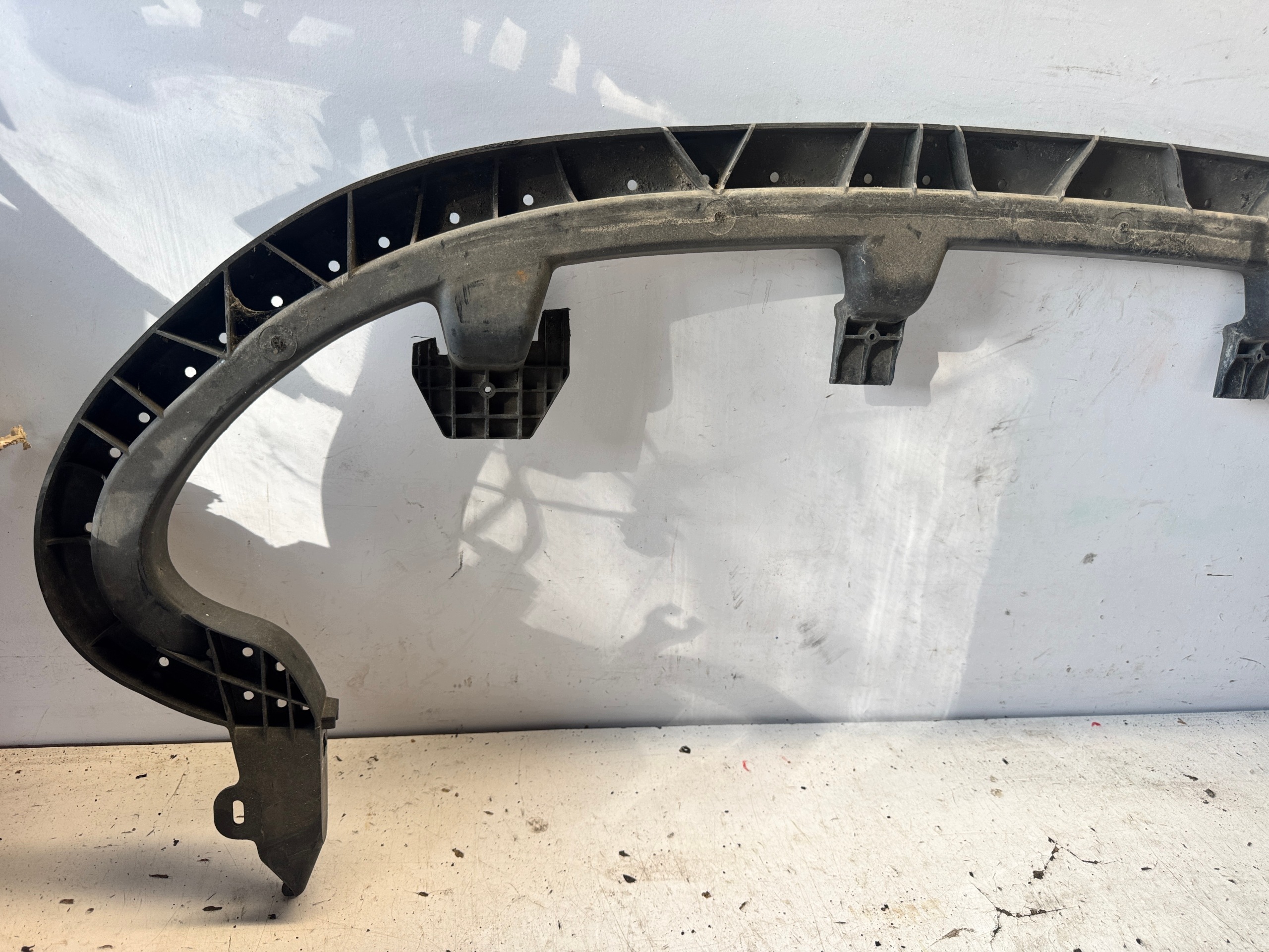 OPEL CORSA E pillar of a bumper front sider front lower BANAN 39014308
