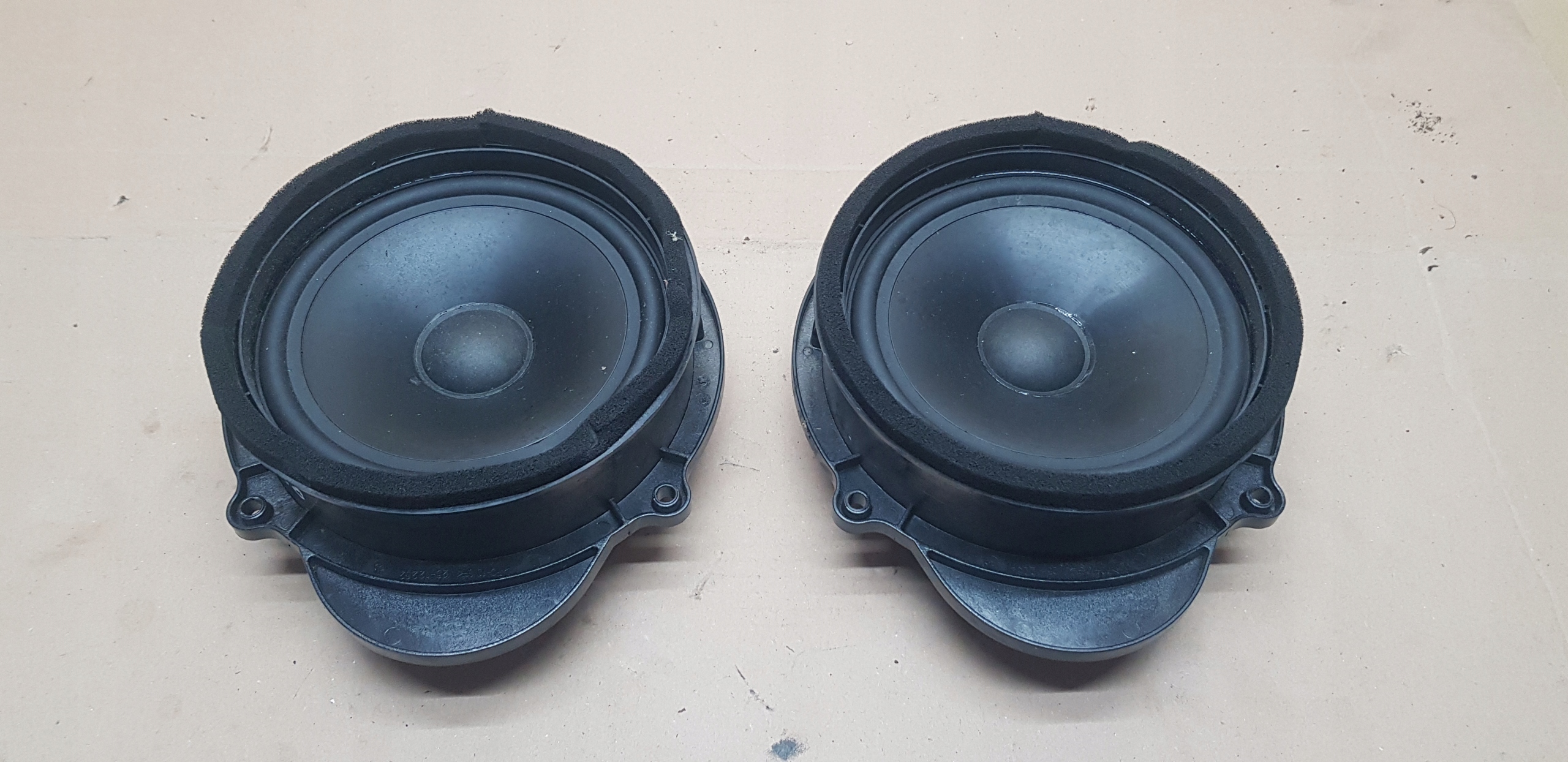 Даф 105 размер динамиков в дверях