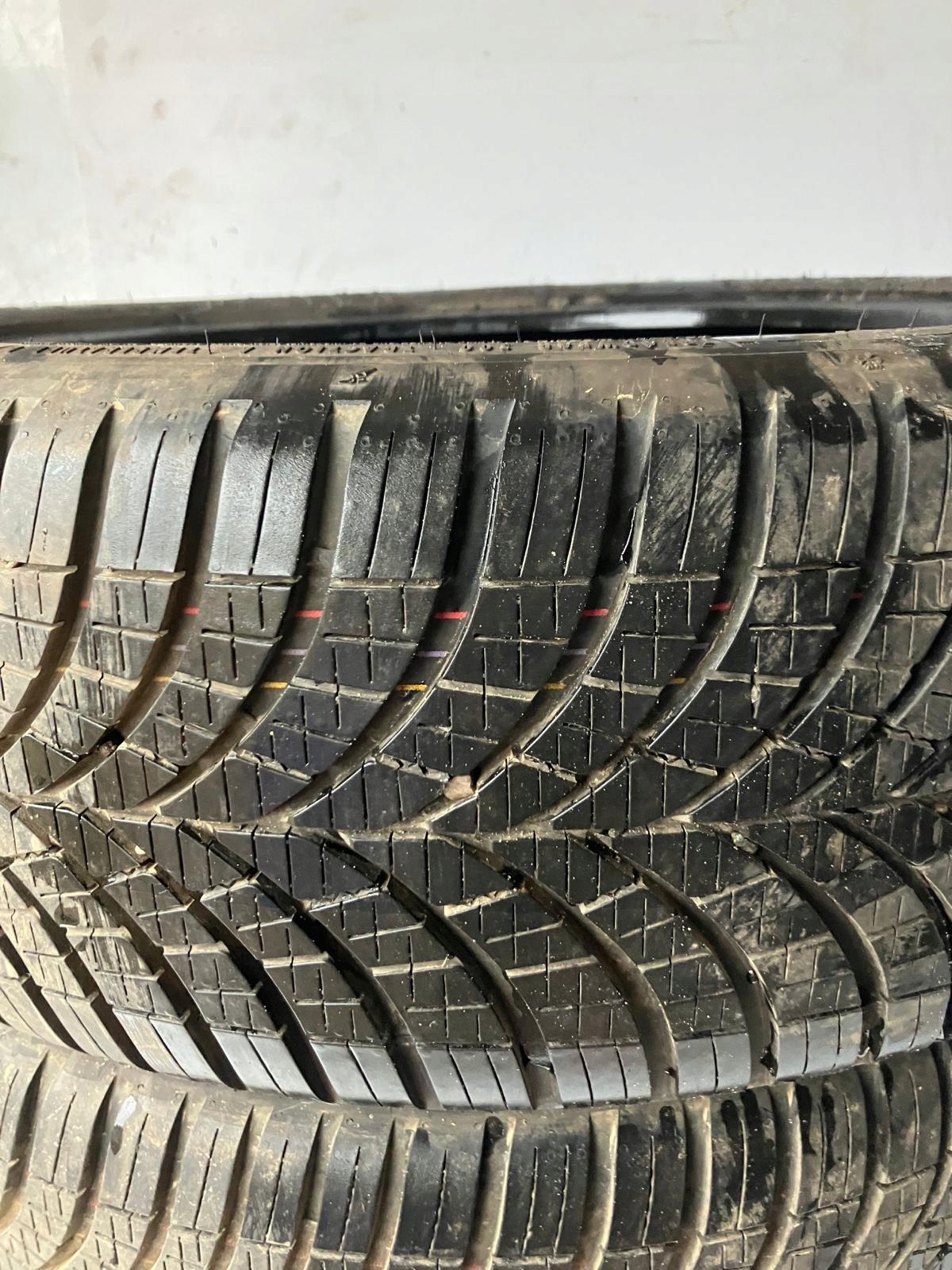 4 x gomma GOODYEAR VECTOR 4 SEASONS 215 45 R20 22ROK