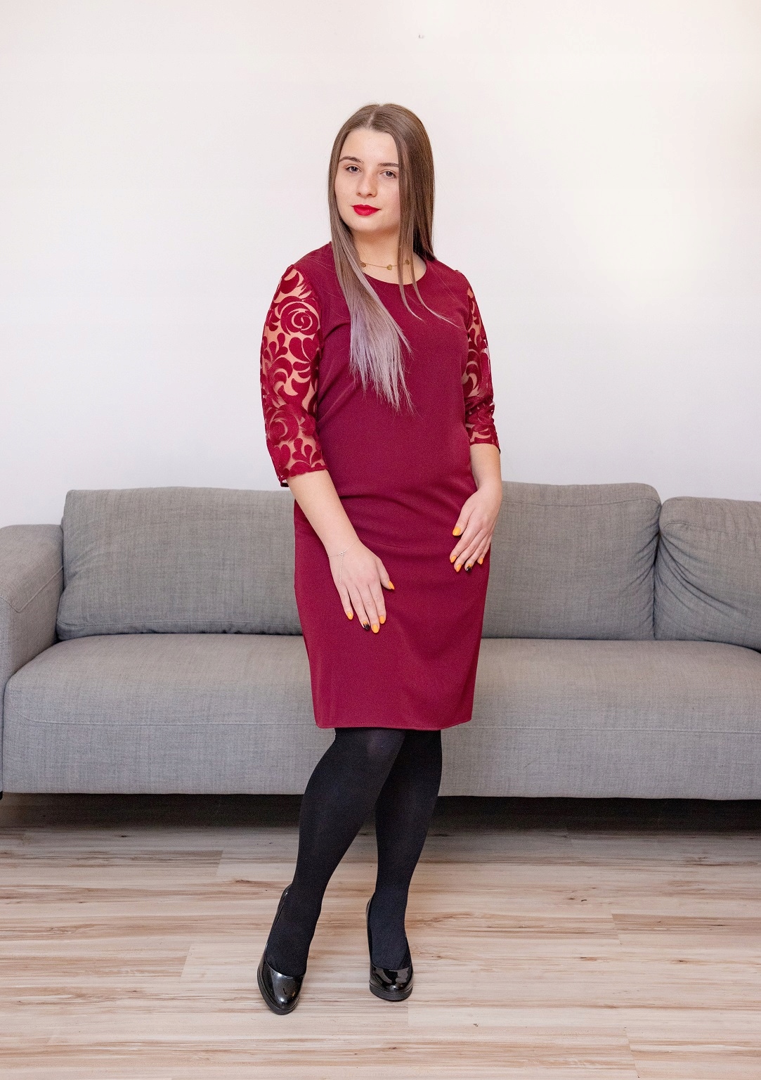 KLASYCZNA ELEGANCKA SUKIENKA KORONKA ROZMIARY 46 Dekolt okrągły