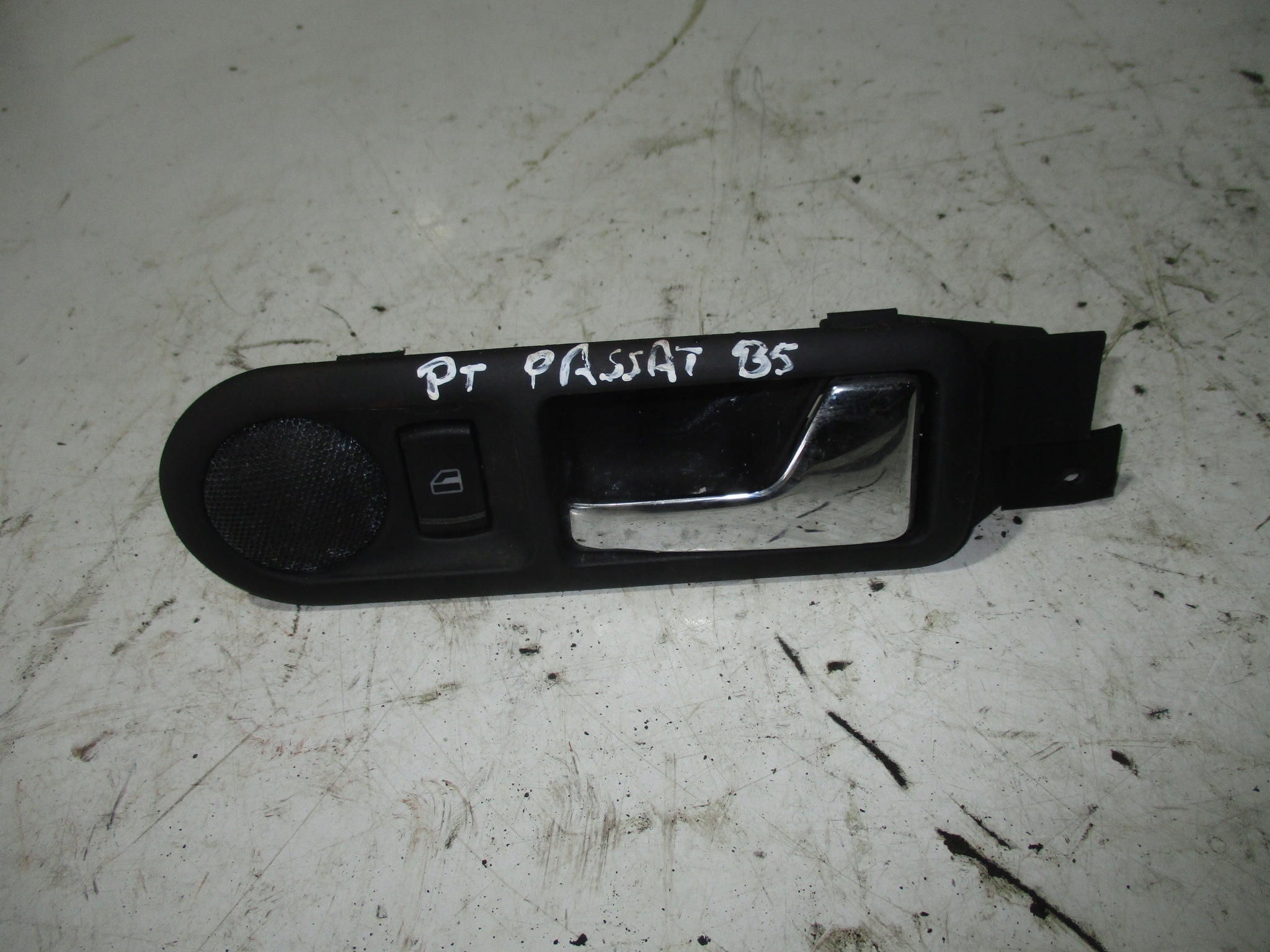 KLAMKA WEWNĘTRZNA TYLNA TYŁ PRAWA VW PASSAT B5