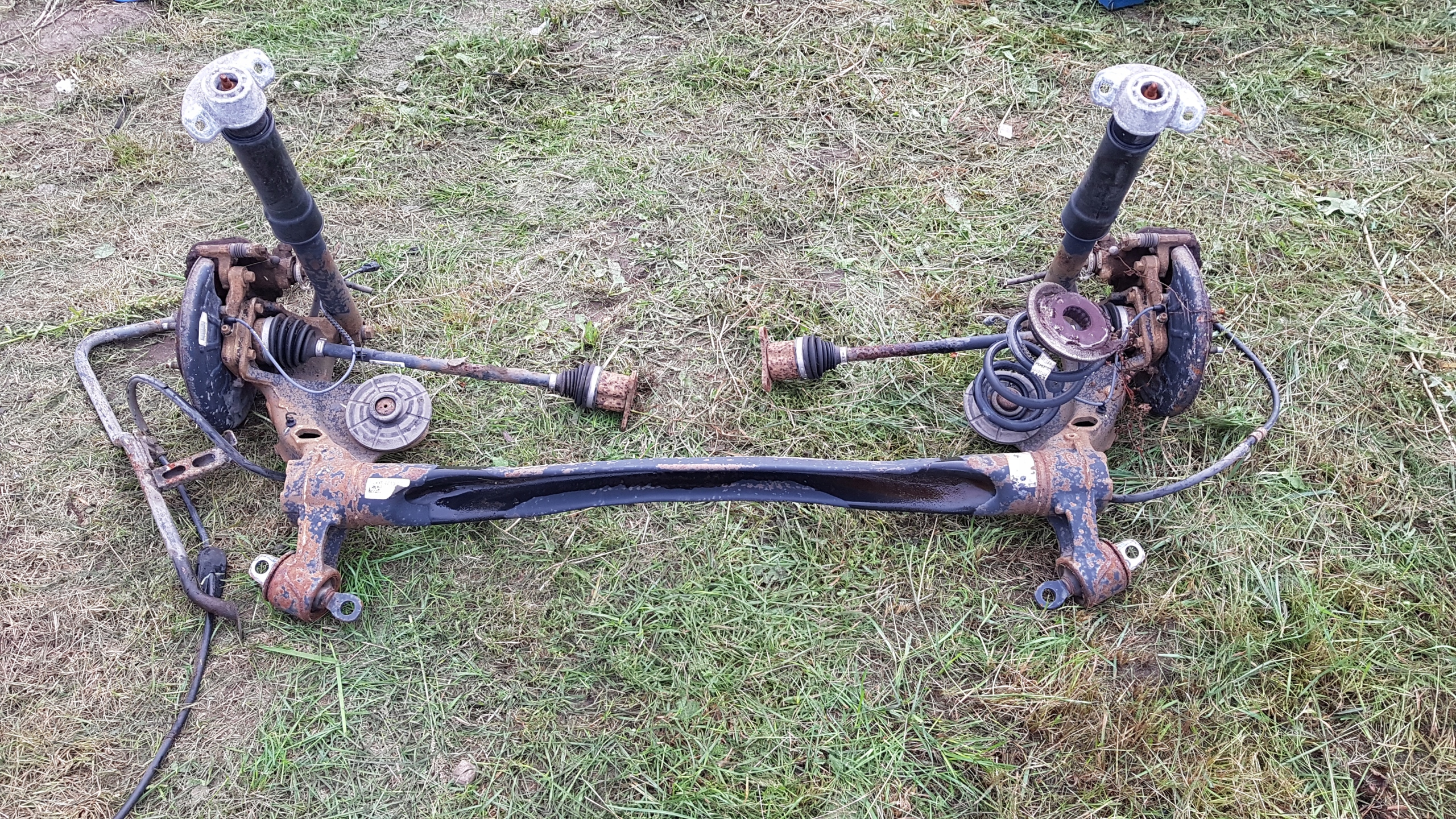 OPEL MOKKA TRAX BELKA OS ZAWIESZENIE TYL 4X4 Producent części Opel OE