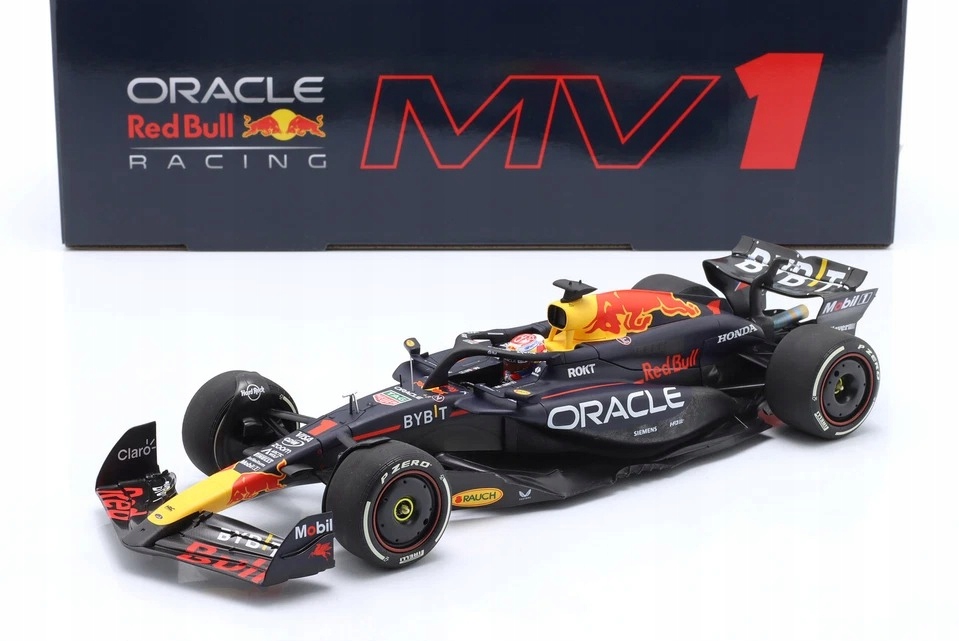 ミニチャンプス F1 Red Bull Racing RB7 1/18 1:18 Minichamps Red Bull Renault RB7 S.Vettel Winner GP