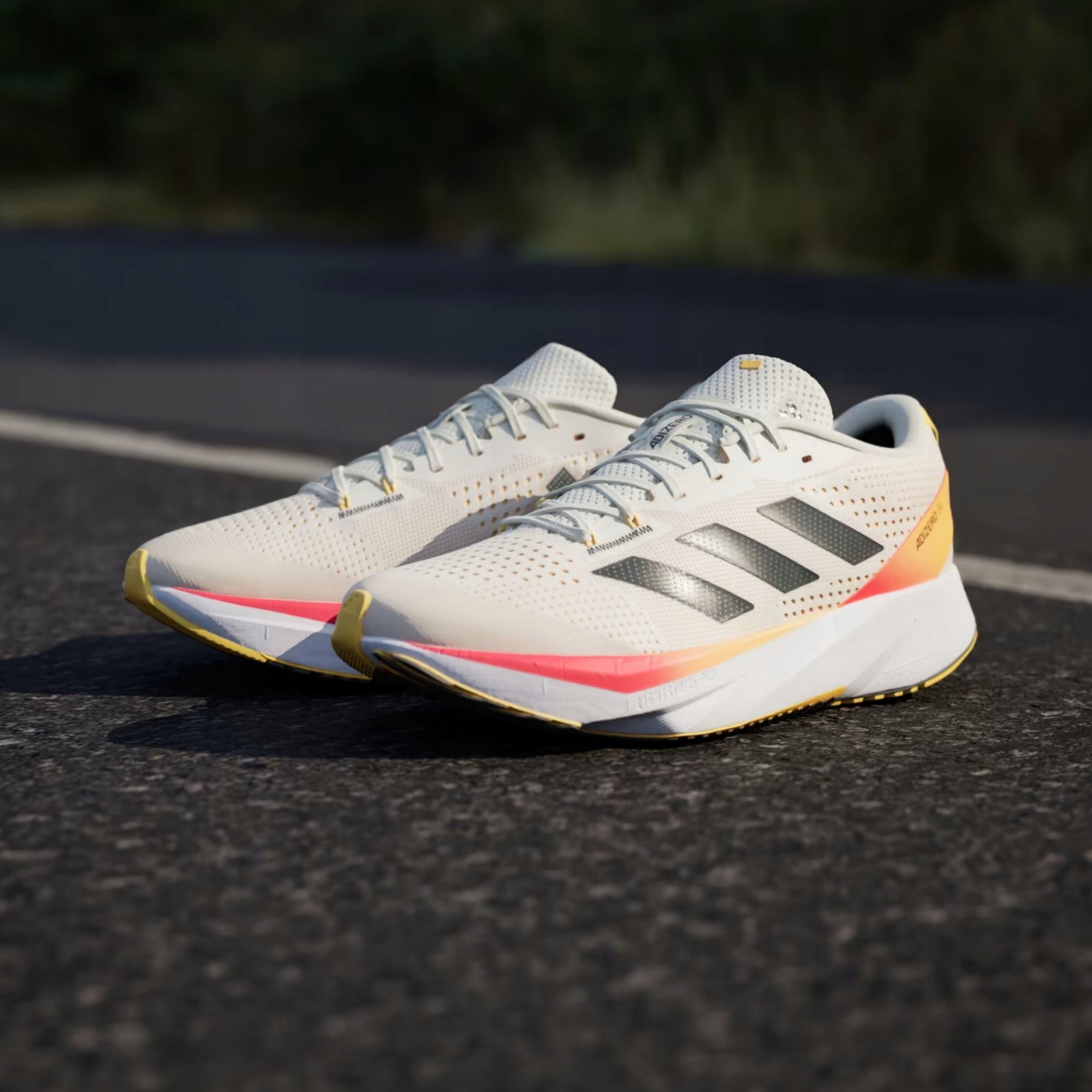 ADIDAS ADIZERO SL IVORY CORE BLACK SPARK