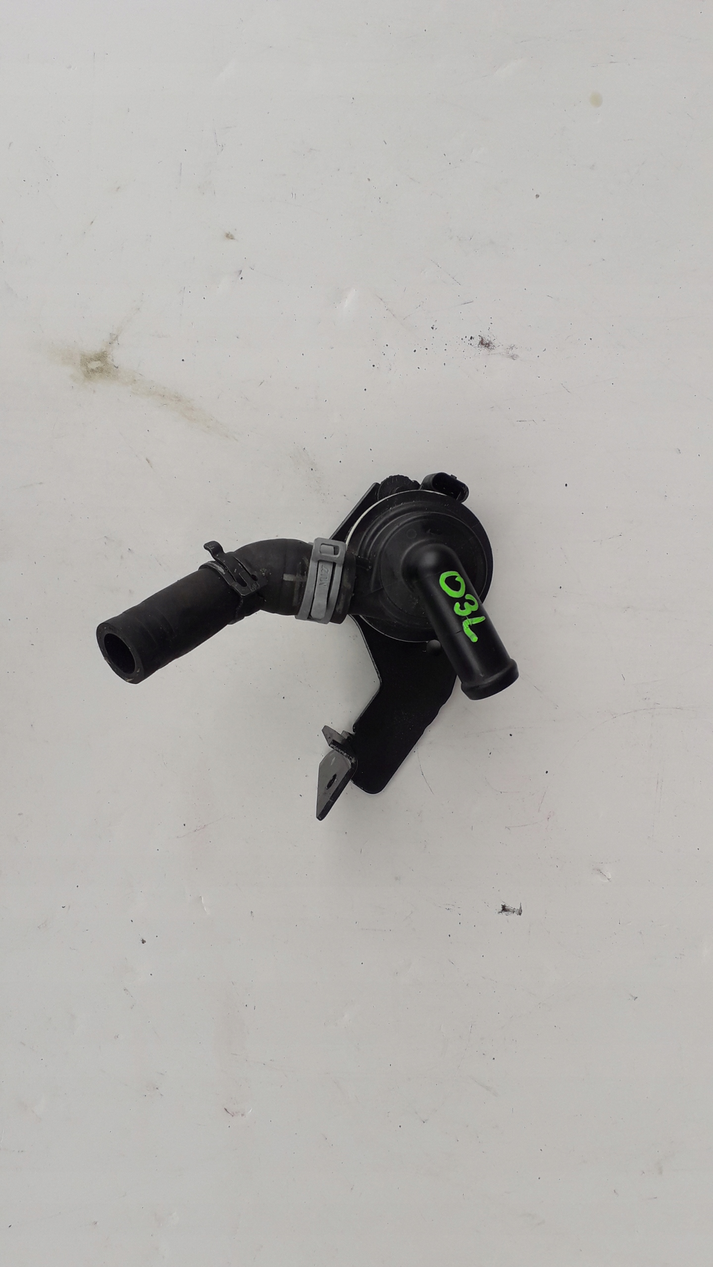 VW AUDI supplementary water pump 03L965561A