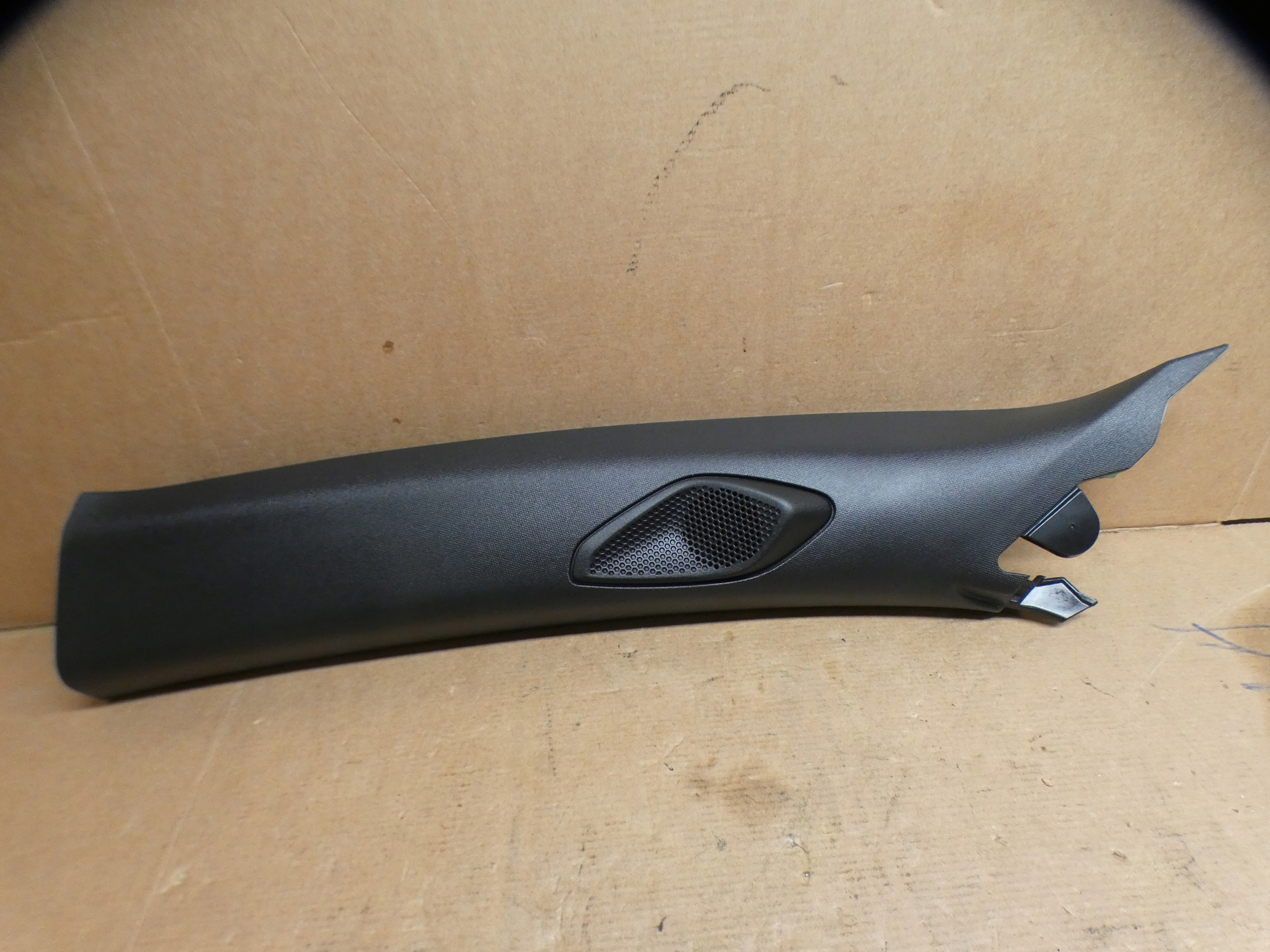 cover SLUPKA right left front PEUGEOT 2008 II 98304402PR