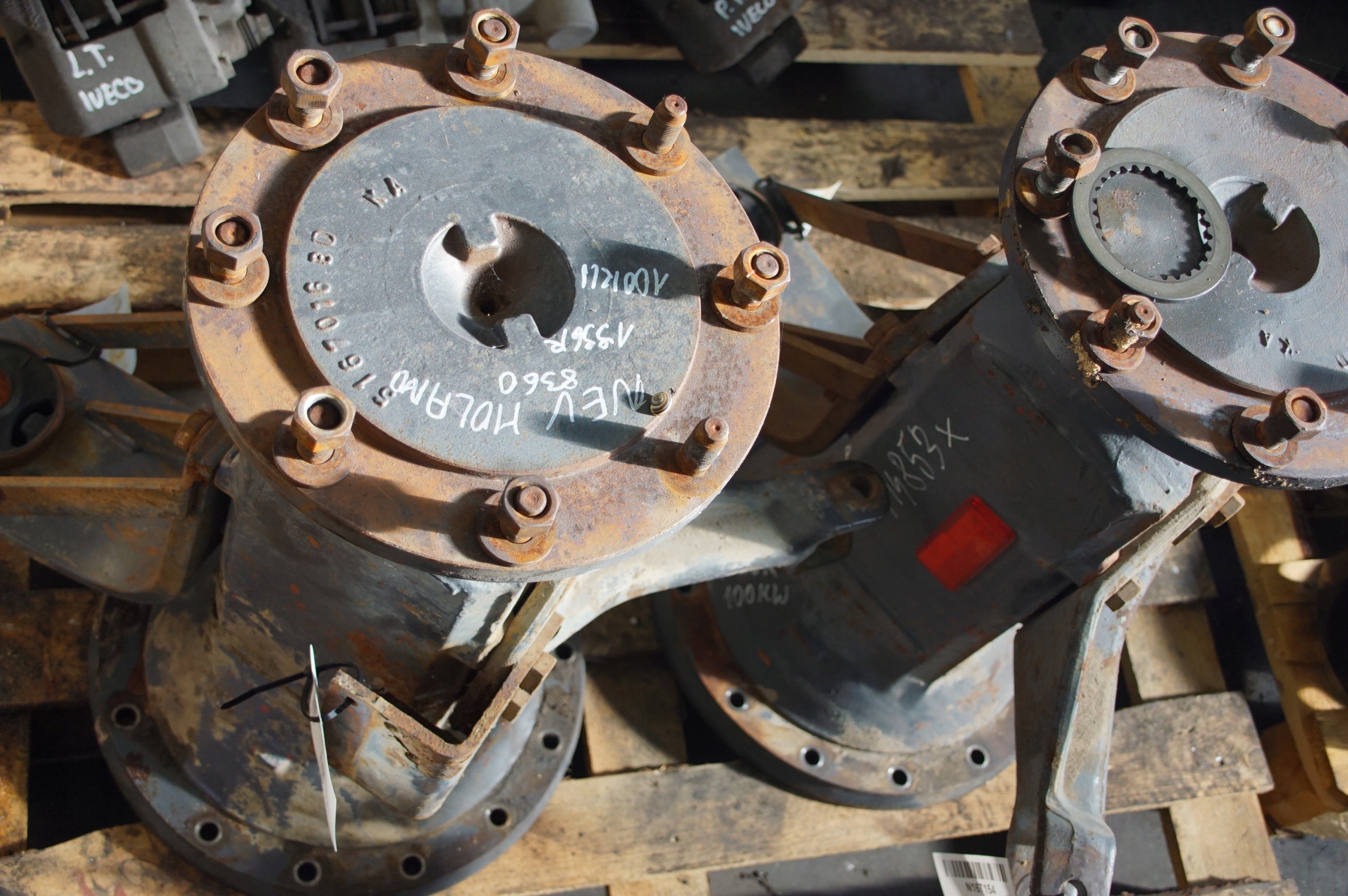 ZWOLNICA semi-axis control NEW HOLLAND 8360