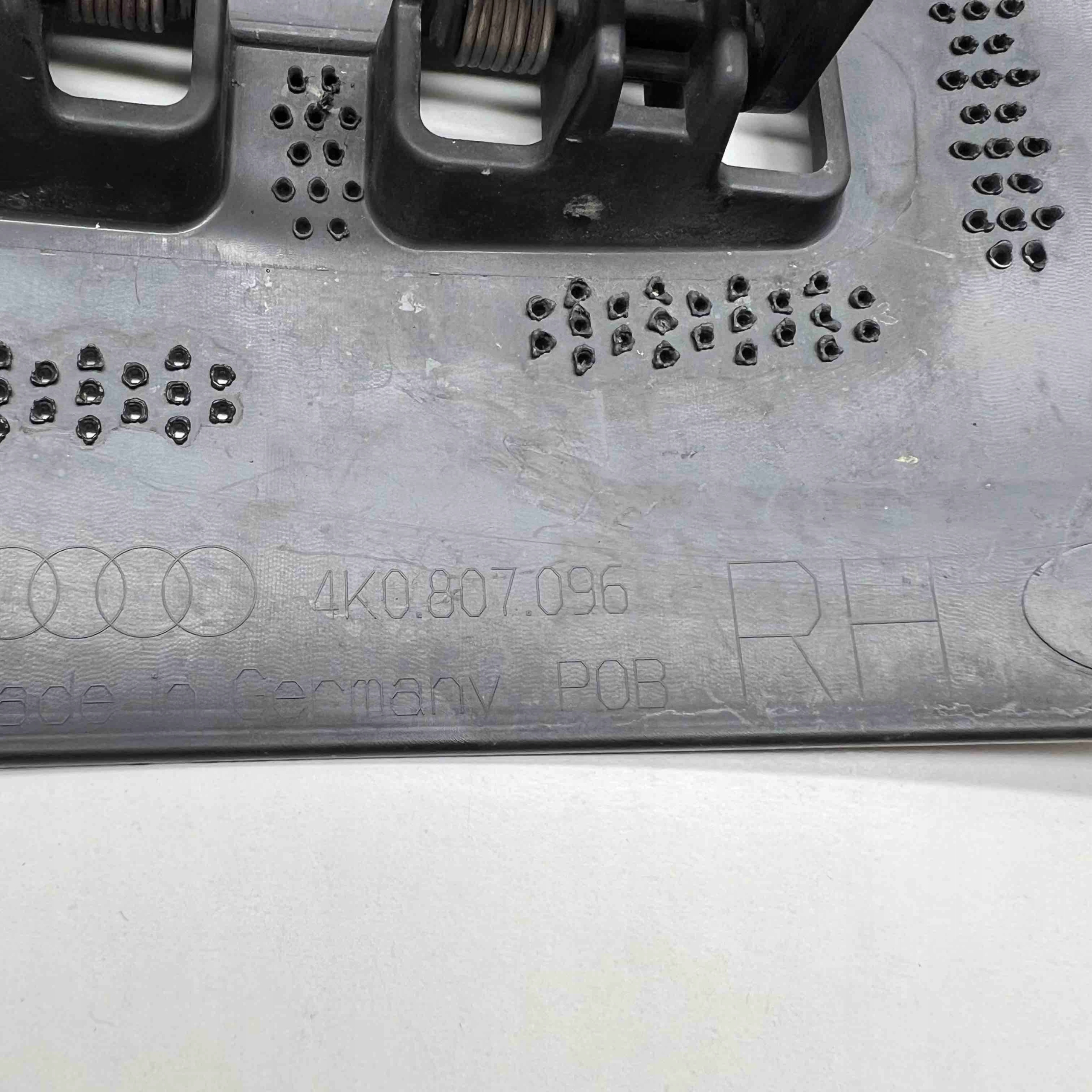AUDI A6 S6 C8 4K Support Support plaque Lave phare Droite Avant 4K0807096